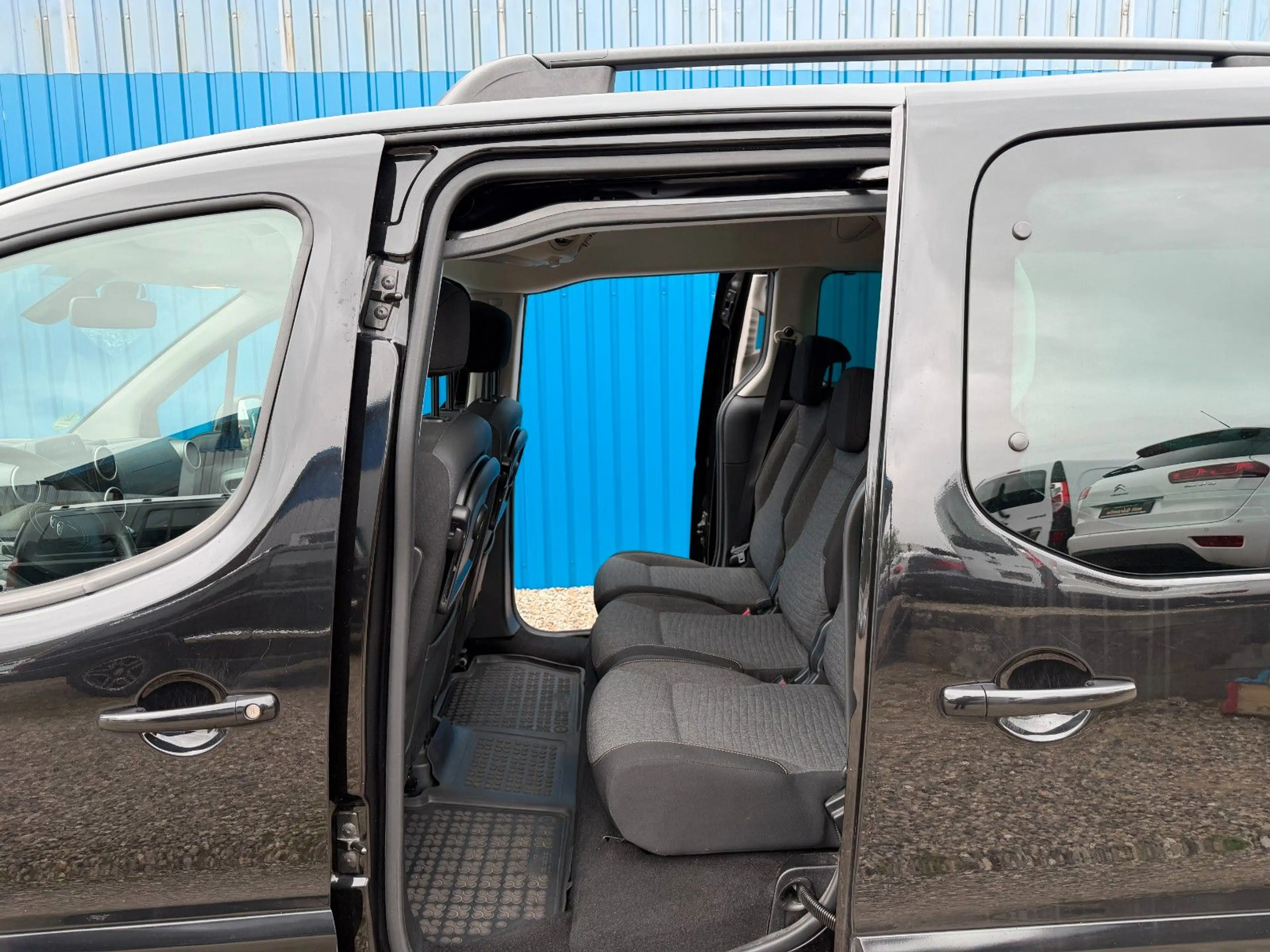 Citroen Berlingo Kombi Shine**AHK*Sitzhzng*Kamera*Pano** — photo 11