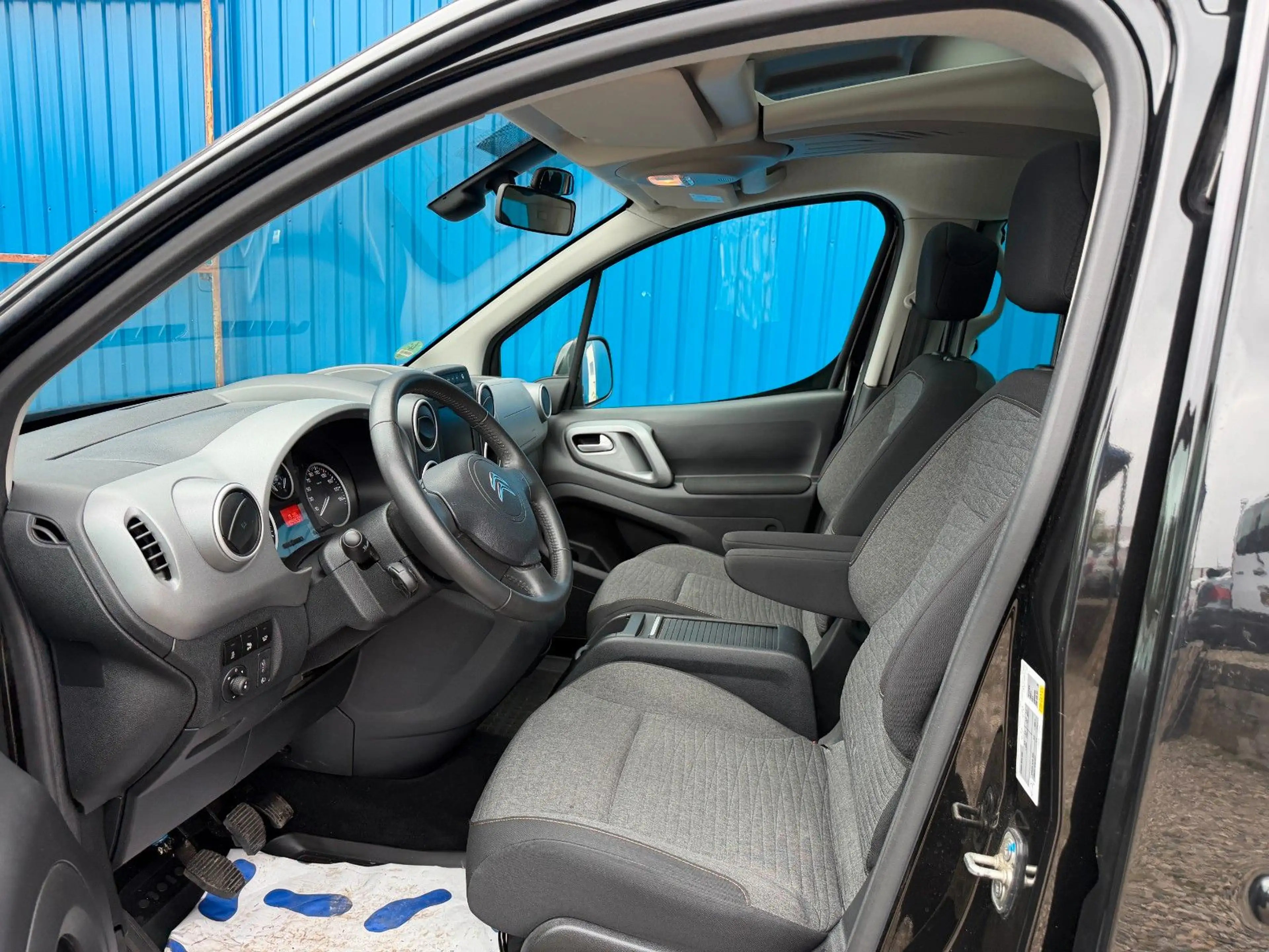 Citroen Berlingo Kombi Shine**AHK*Sitzhzng*Kamera*Pano** — photo 7