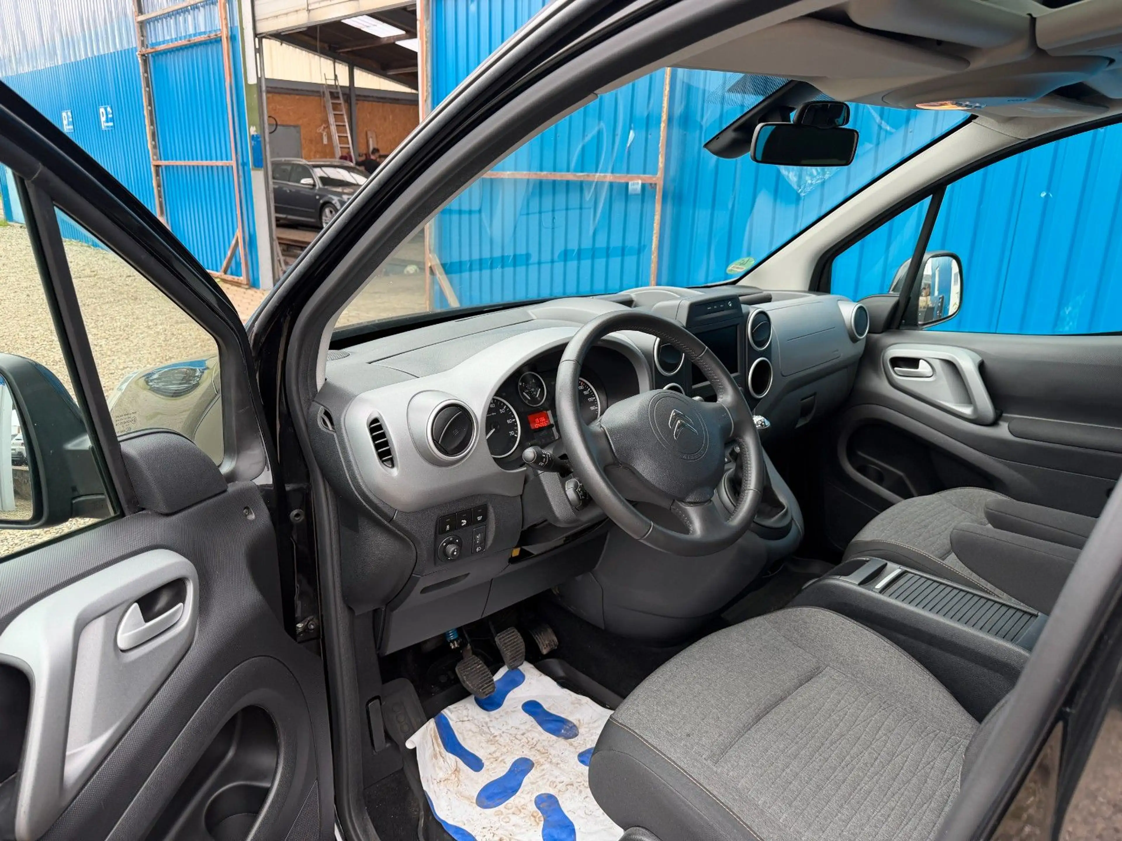 Citroen Berlingo Kombi Shine**AHK*Sitzhzng*Kamera*Pano** — photo 8