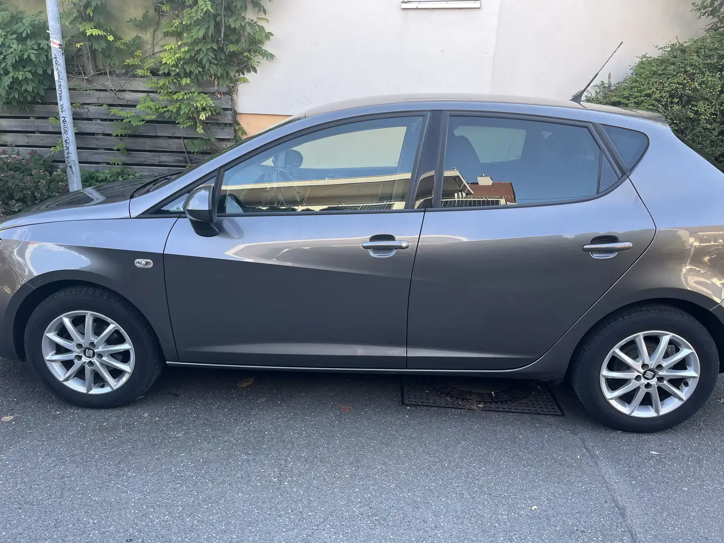 SEAT Ibiza Ibiza  5-Türer 1.0 MPI Style Grau - 1