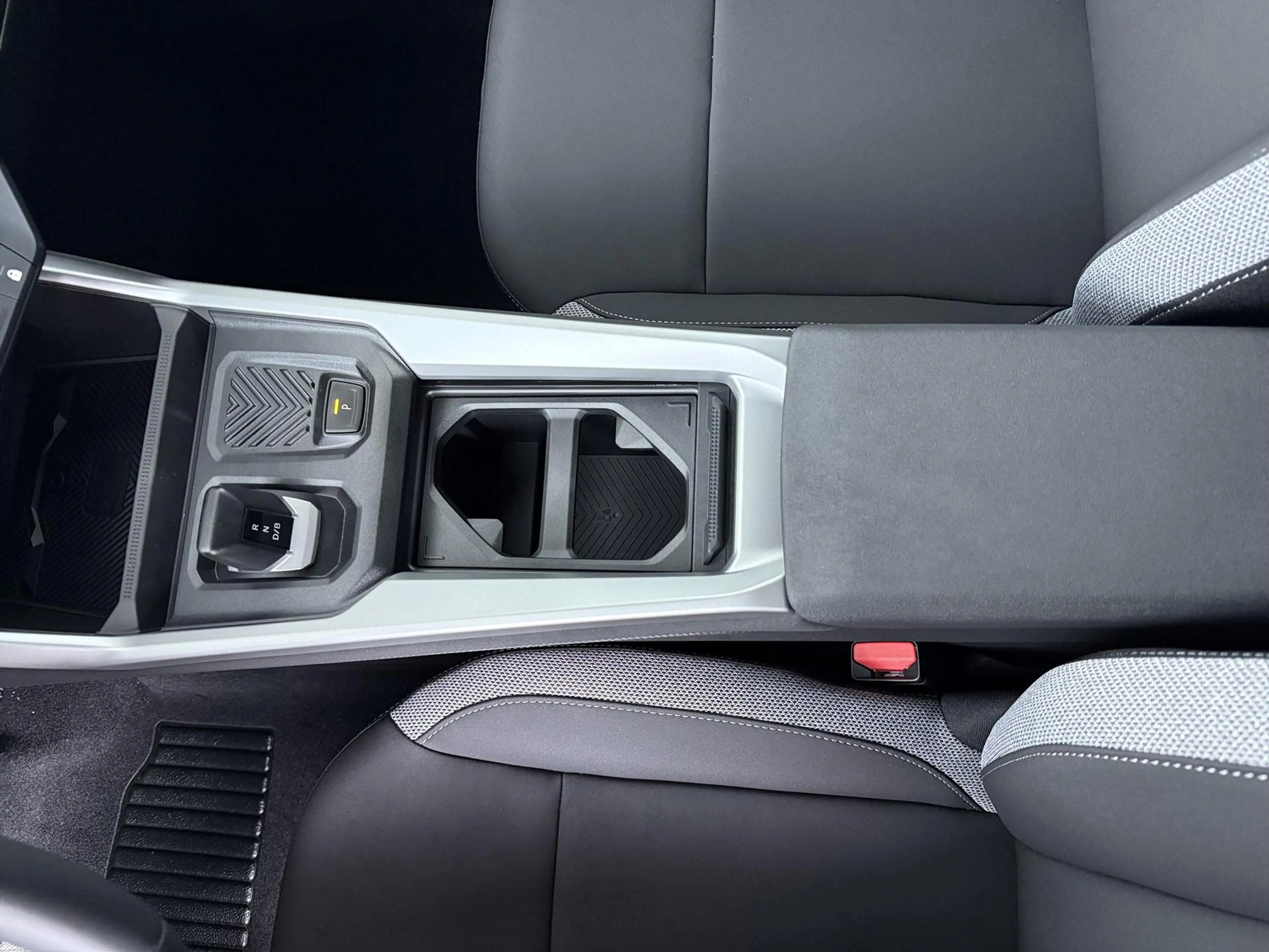 Dacia Bigster 1.8 Hybrid 155 Extreme | Achteruitrijcamera | Crui — photo 12