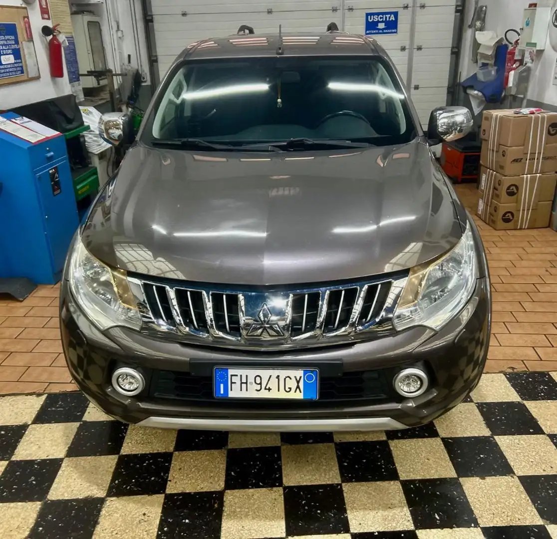 Mitsubishi L200 2.4 DI-D181CV Double Cab Intense Aut Gancio traino Brun - 2
