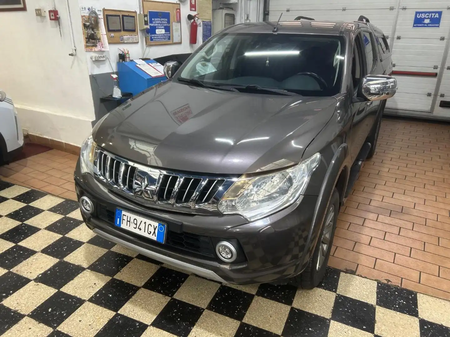 Mitsubishi L200 2.4 DI-D181CV Double Cab Intense Aut Gancio traino Brun - 1