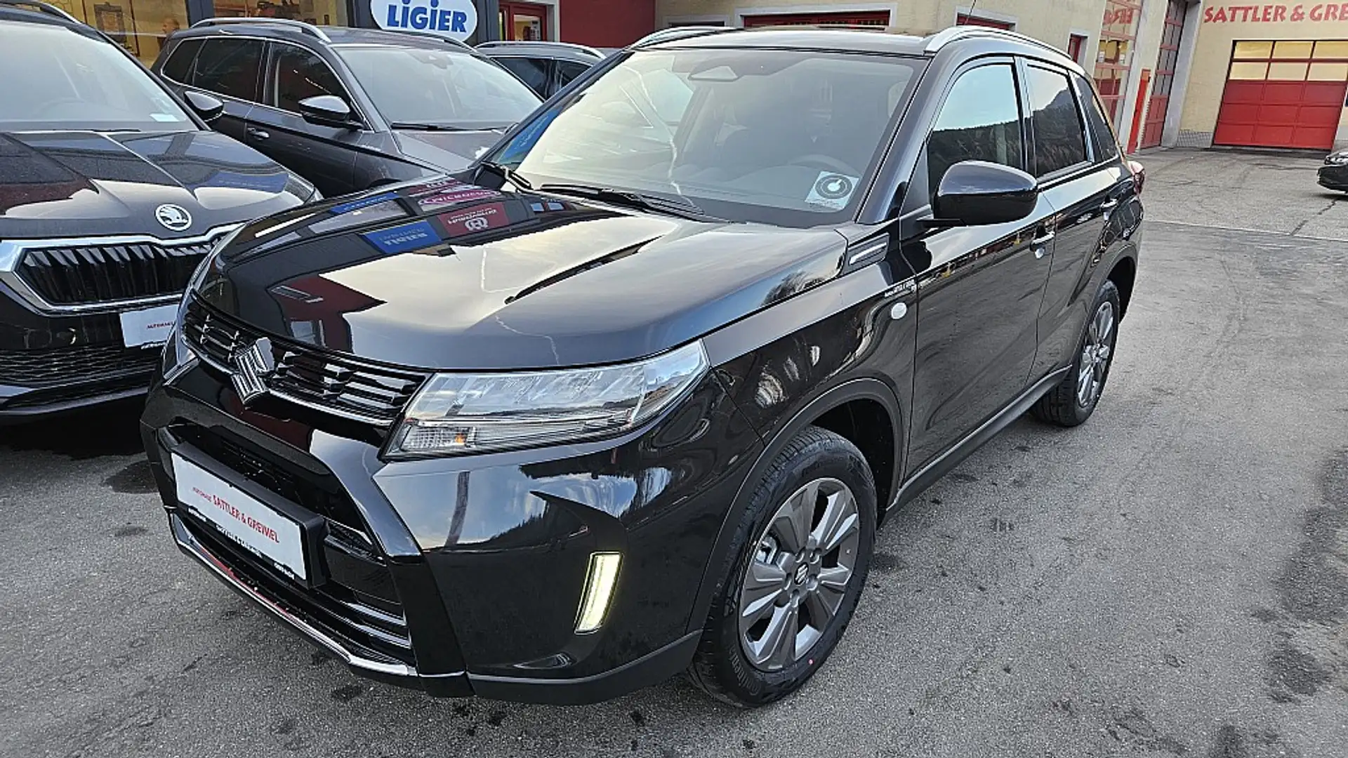 Suzuki Vitara 1,4 DITC Hybrid ALLGRIP shine Schwarz - 2