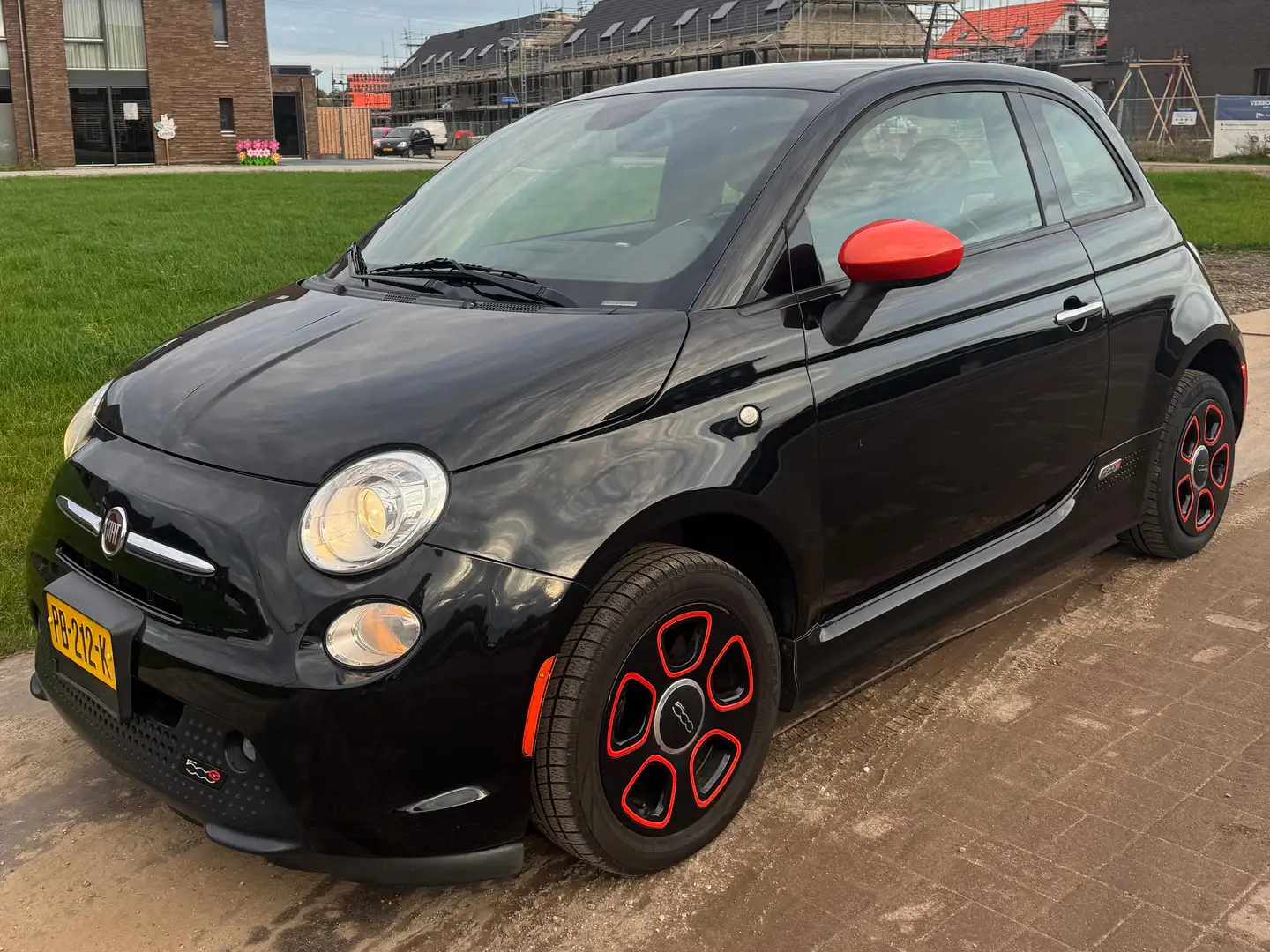 Fiat 500e 500e E 24kwh Zwart - 1