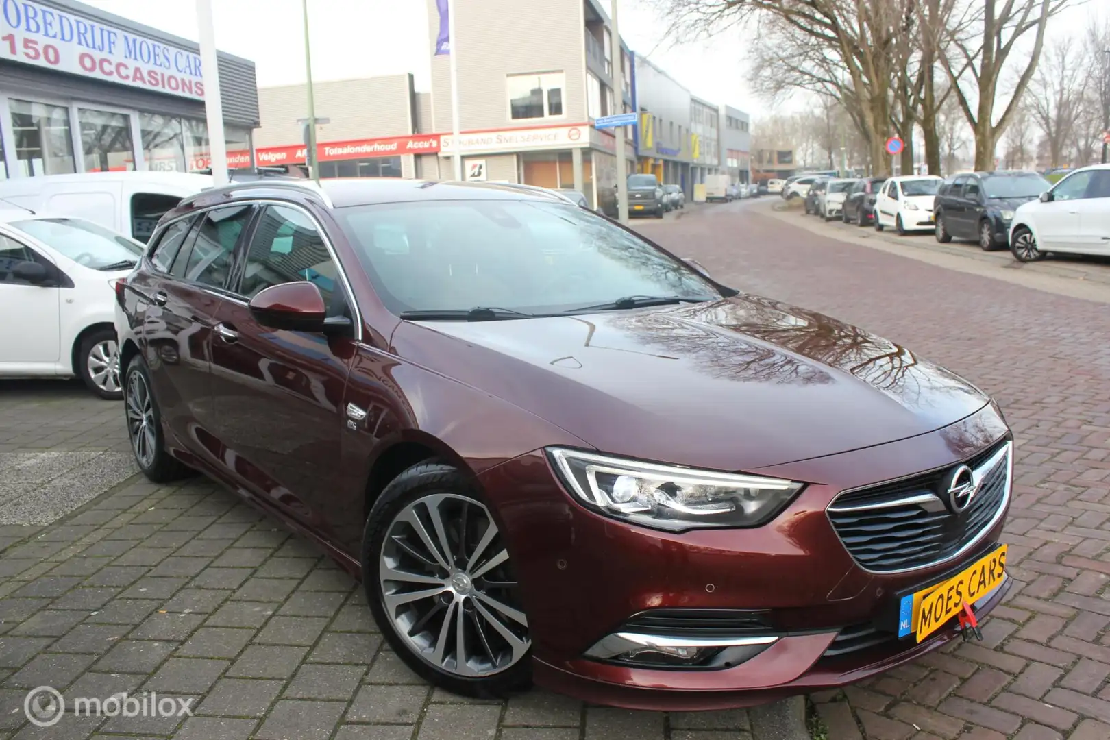 Opel Insignia Sports Tourer OPC 200PK ! NAVI / CRUISE / CLIMA / Rouge - 2