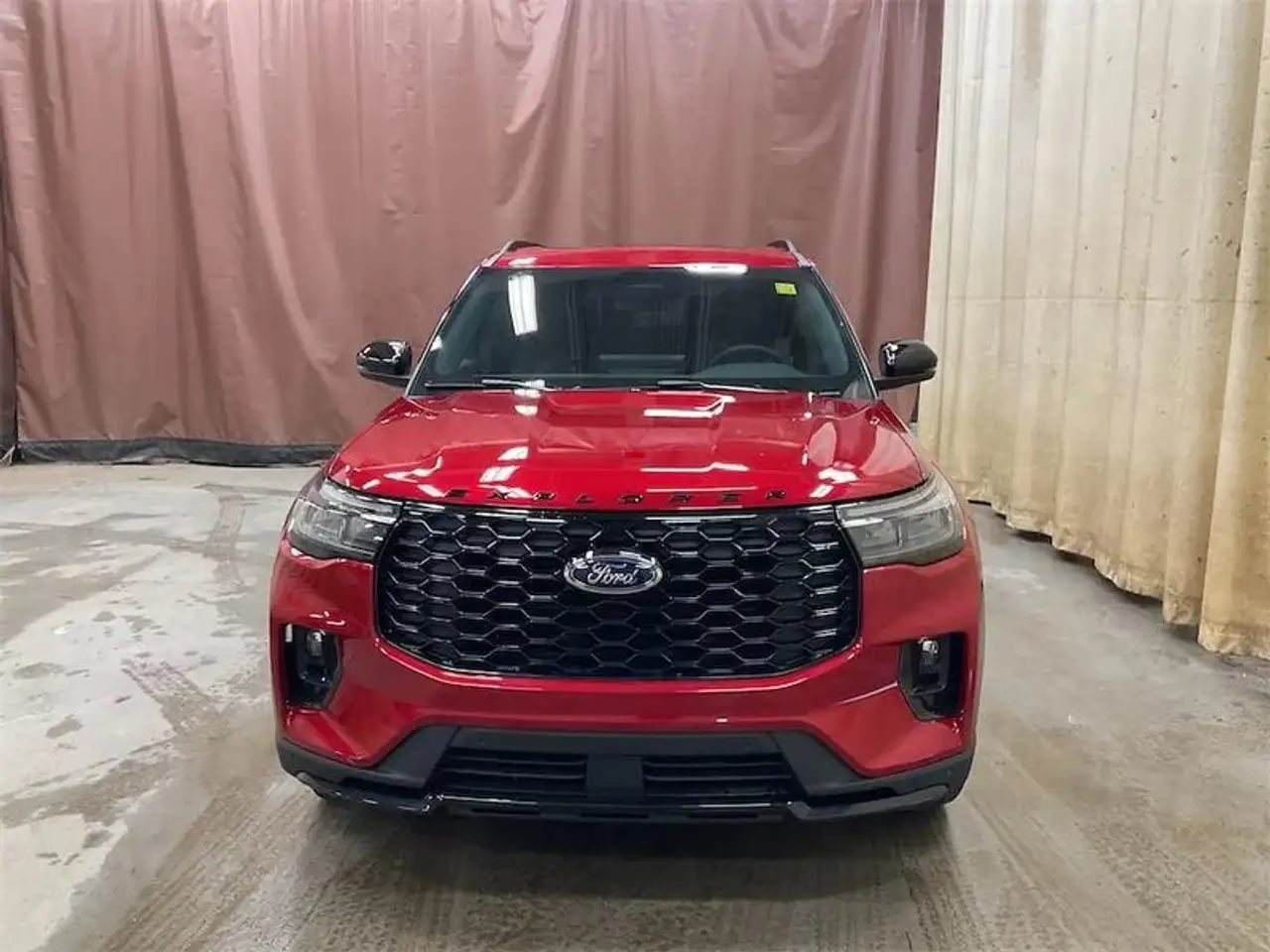 Ford Explorer снимка Ford Explorer