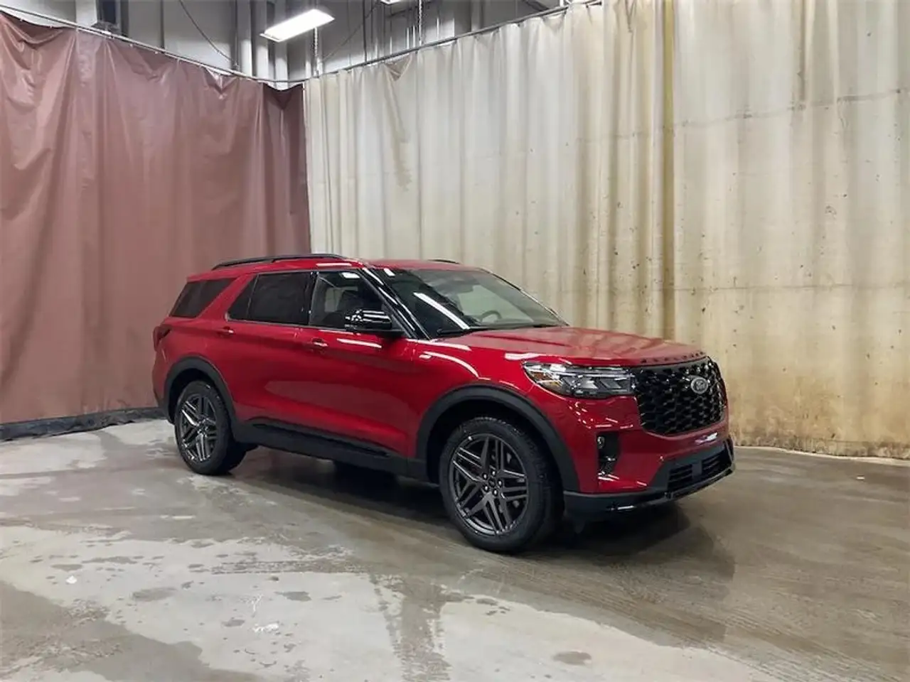 Ford Explorer снимка Ford Explorer
