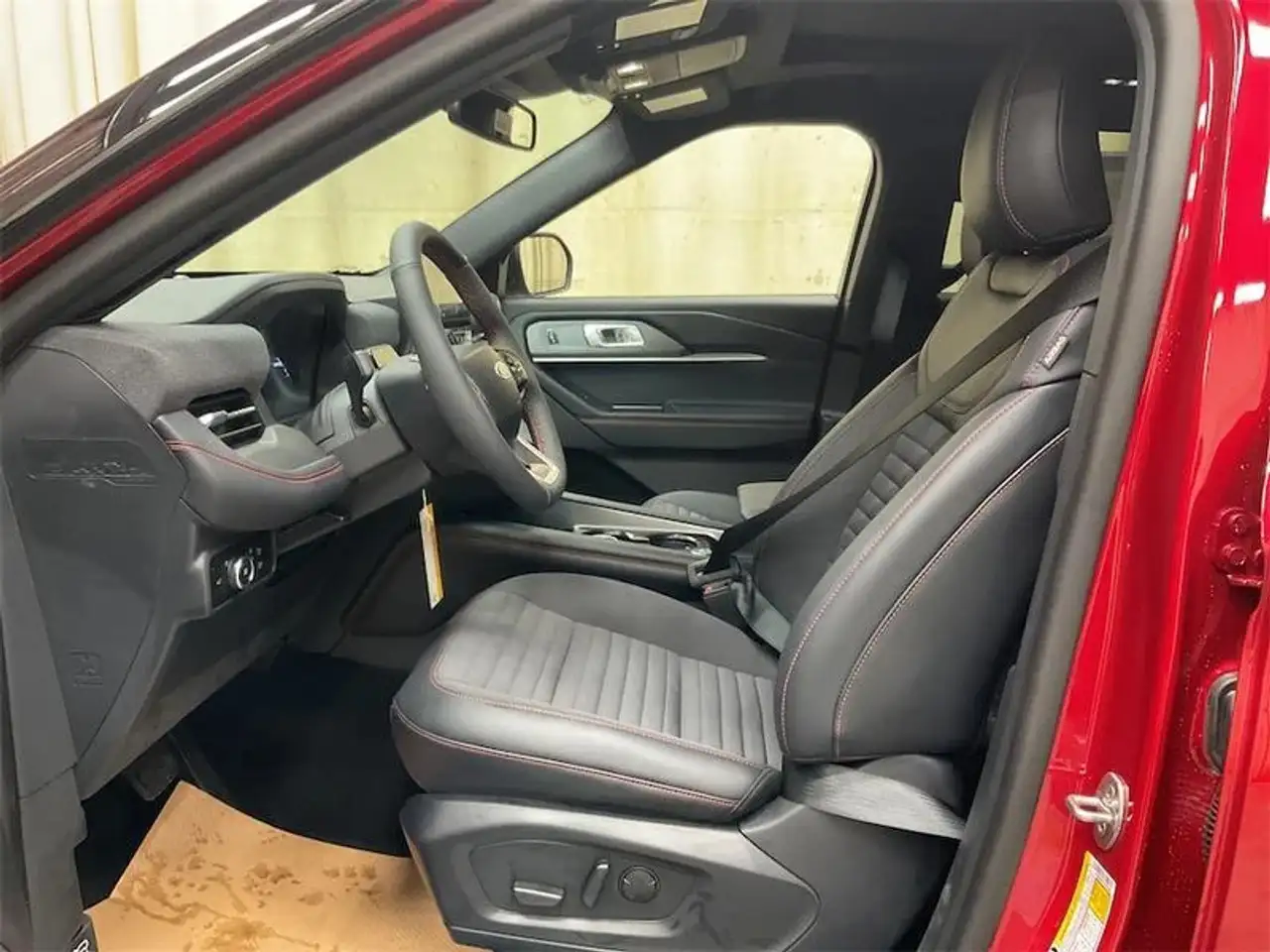 Ford Explorer снимка Ford Explorer