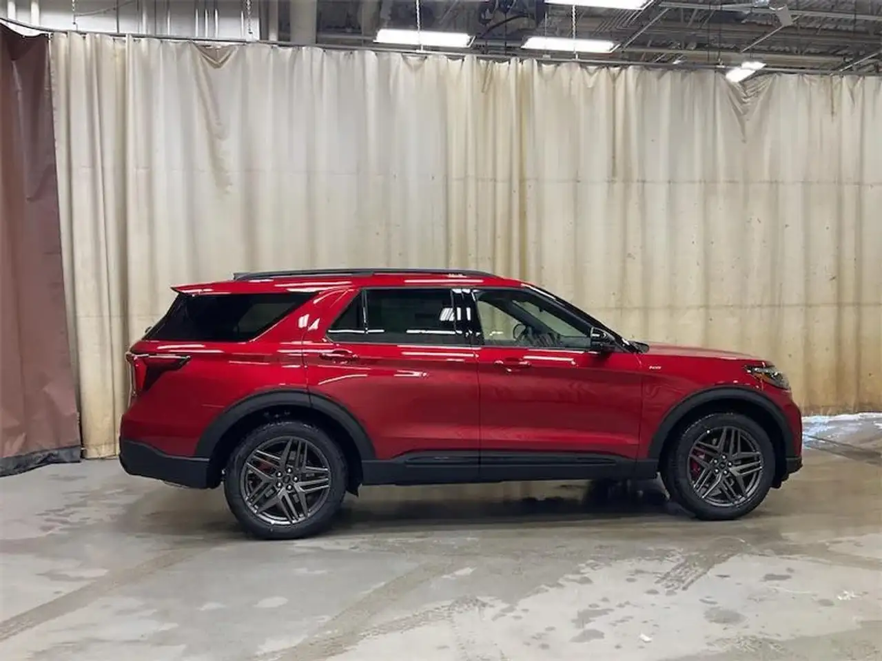 Ford Explorer снимка Ford Explorer