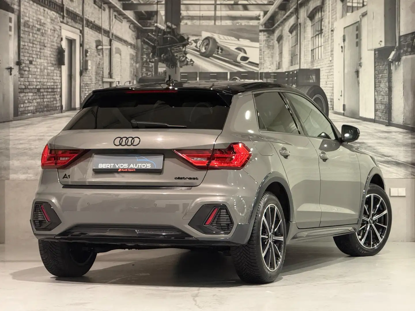 Audi A1 allstreet 35 TFSI S-edition Grijs - 2