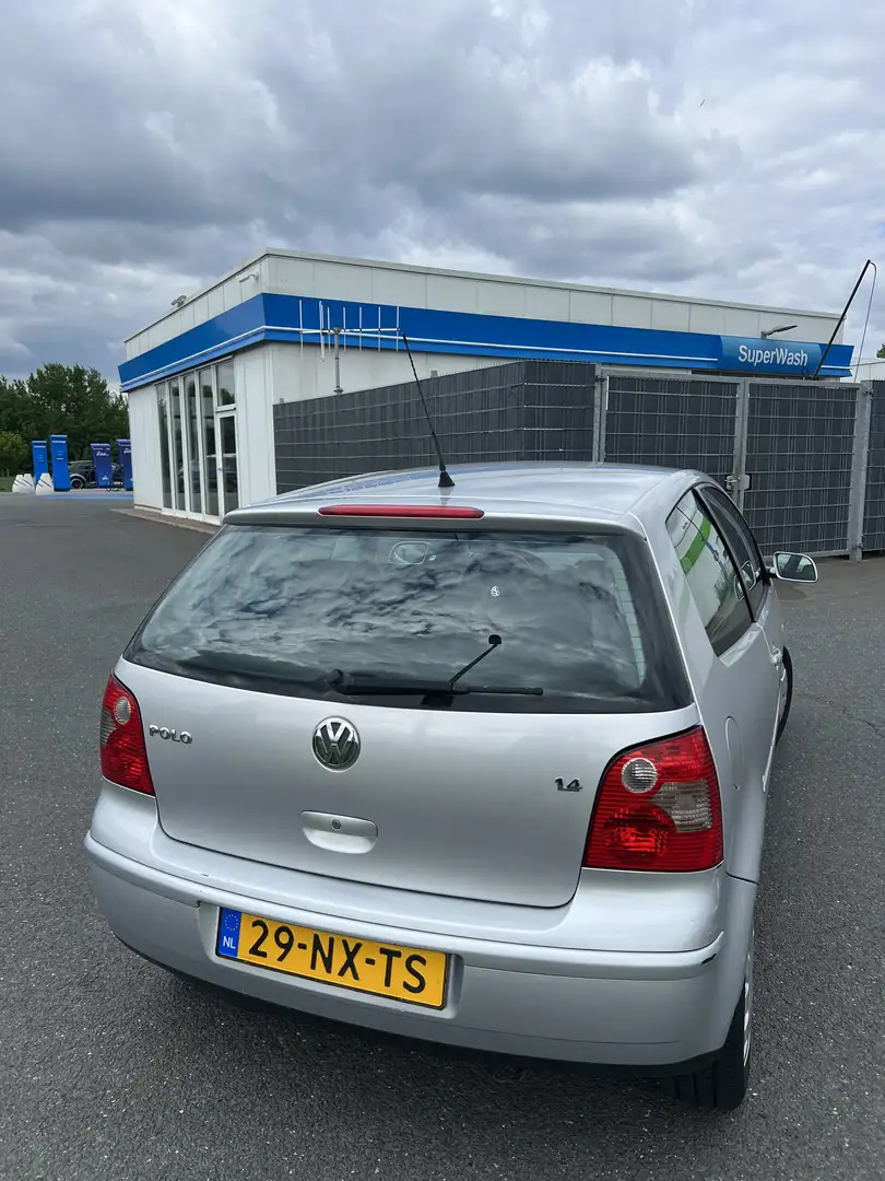 Volkswagen Polo volkswagen polo 1.4 55kw 2004 grijs - 2
