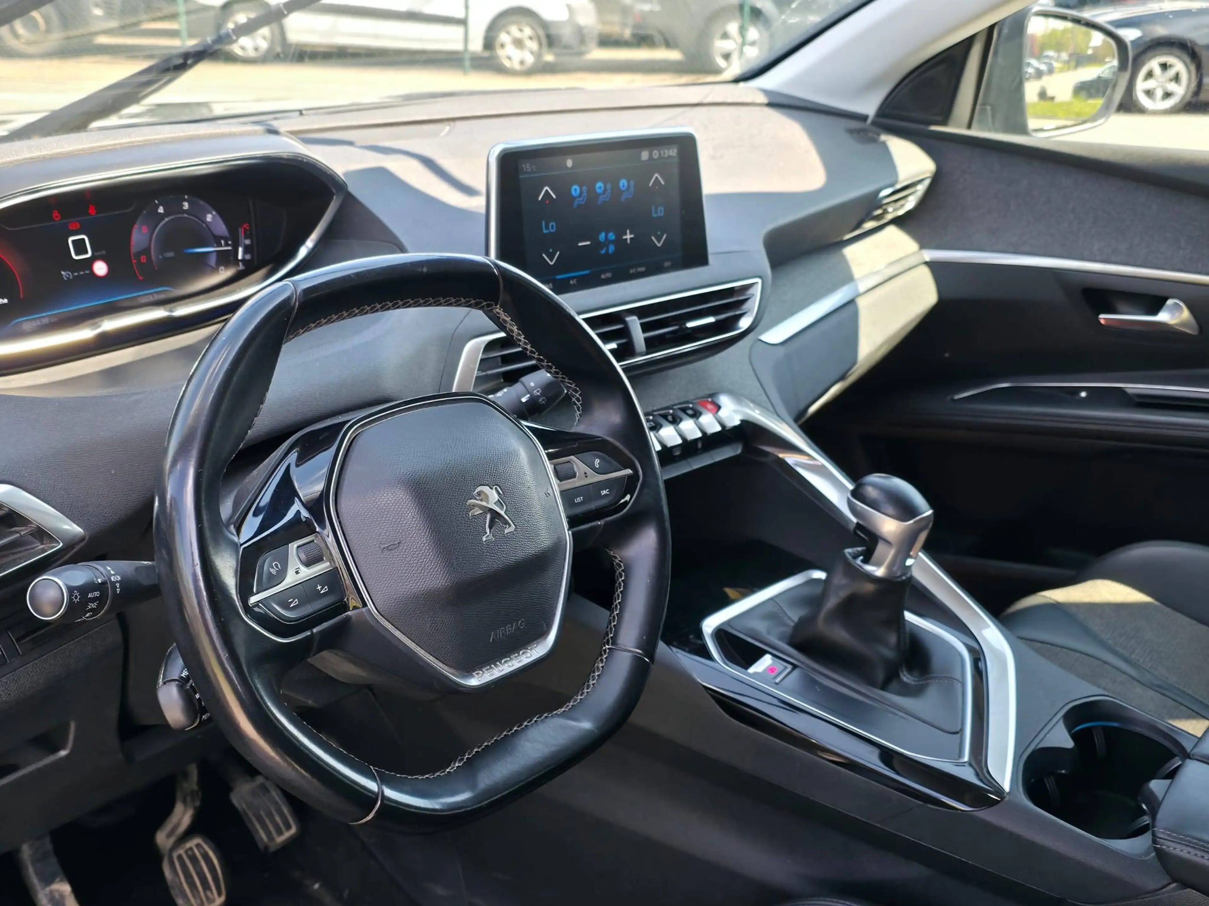 Peugeot 5008 5008 1.5 BlueHDi Allure * 7 Places * — photo 11