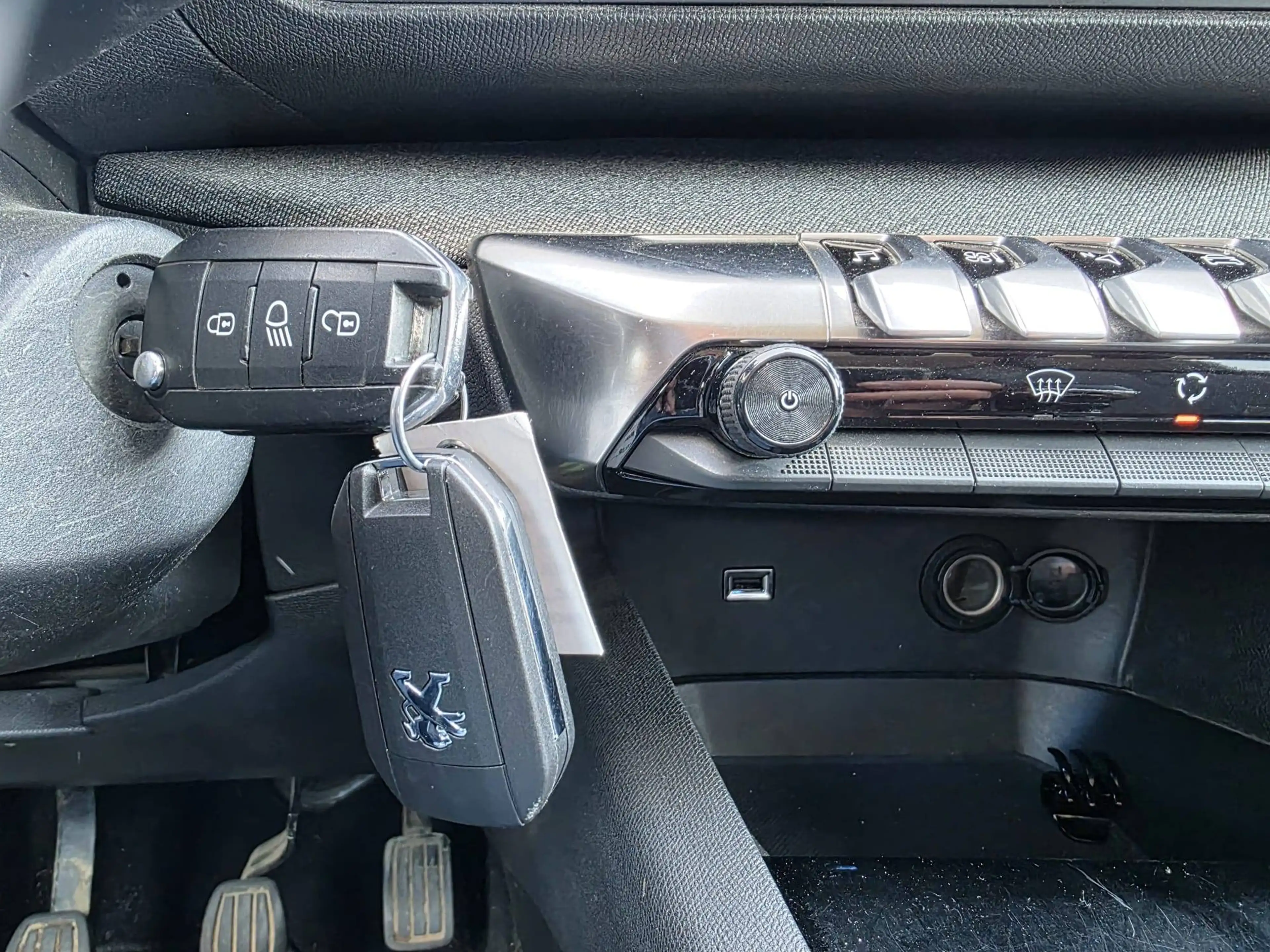 Peugeot 5008 5008 1.5 BlueHDi Allure * 7 Places * — photo 13