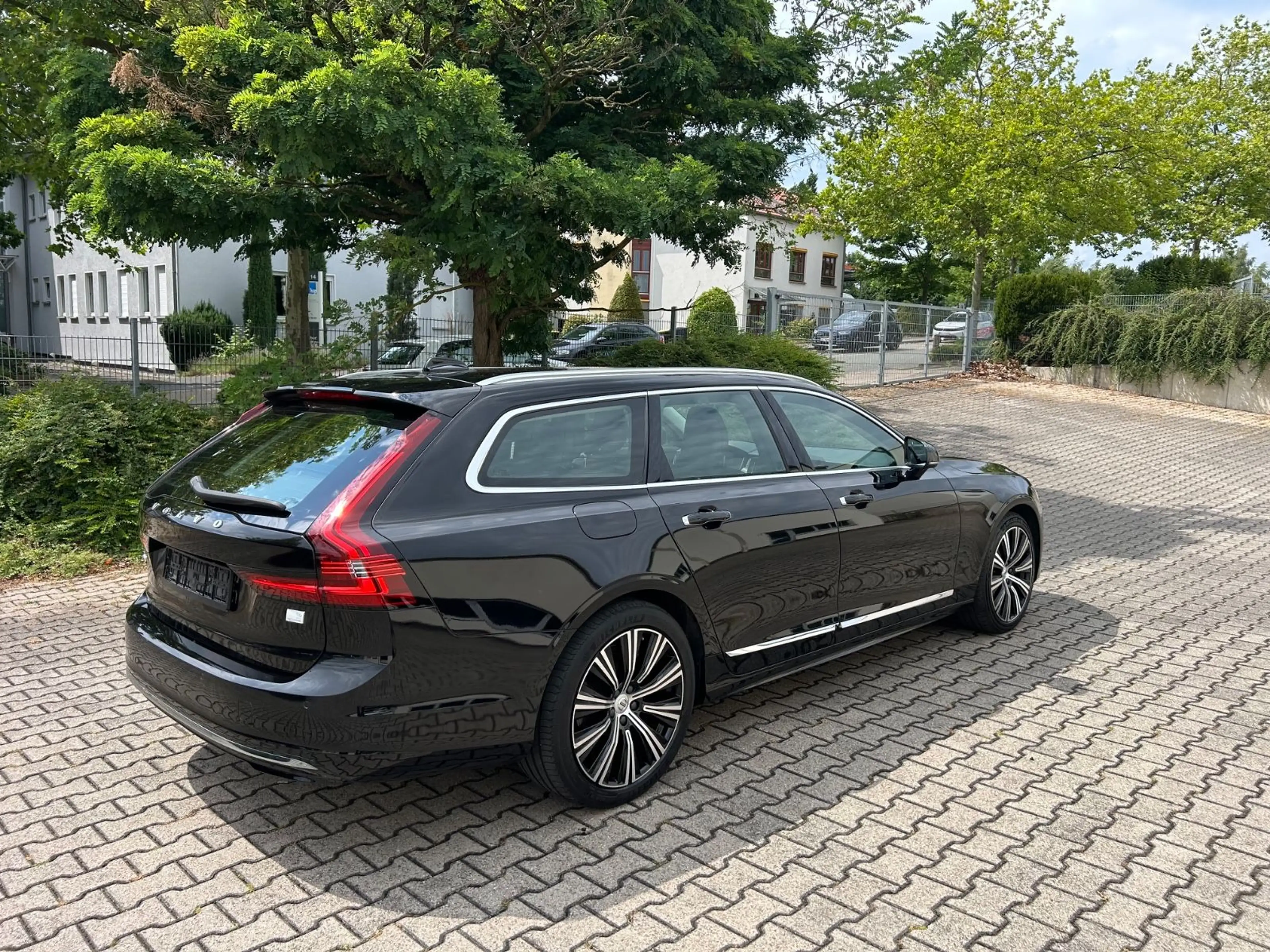 Volvo V90 Kombi Inscription Recharge Plug-In Hybrid AW — photo 4