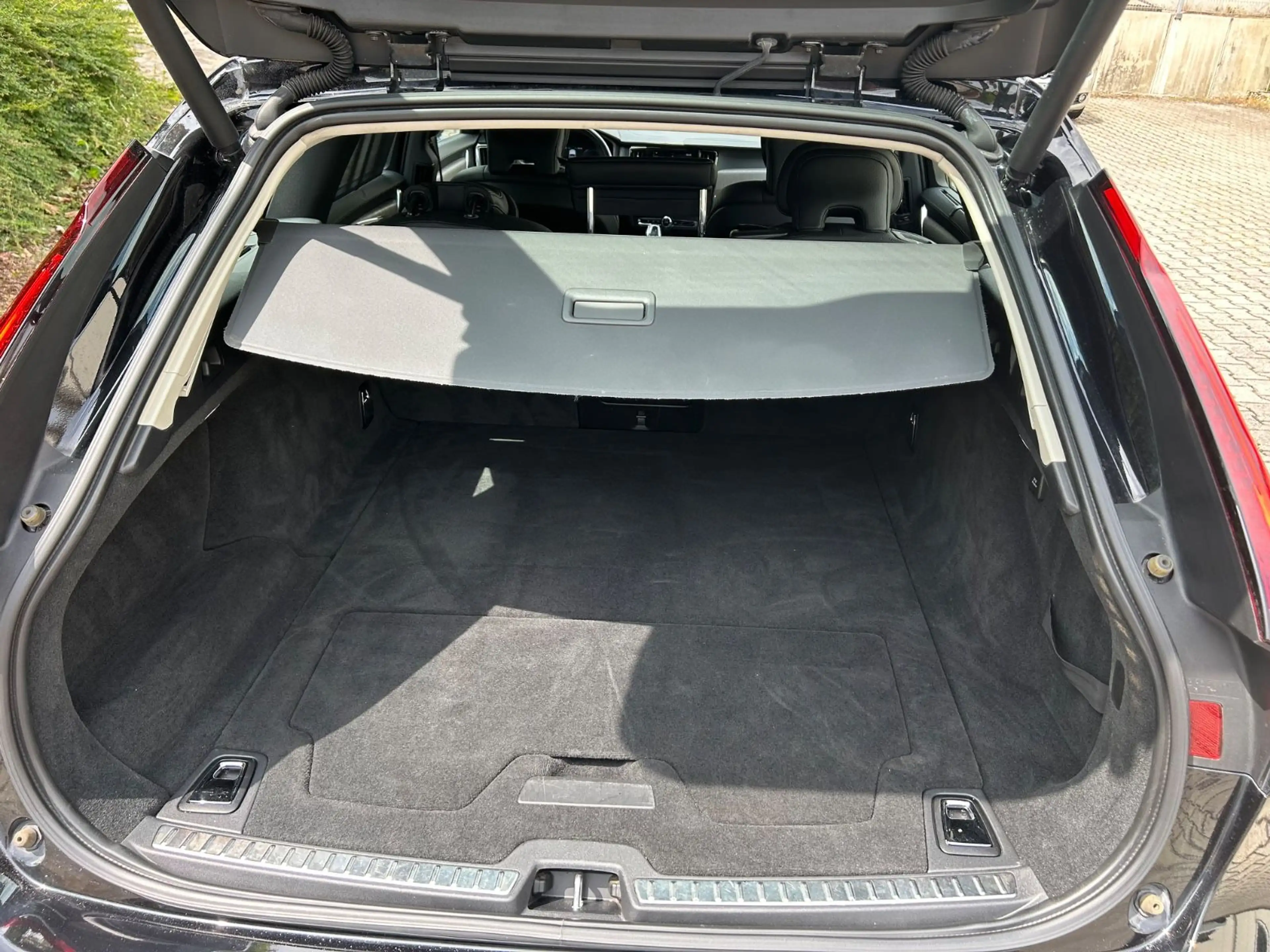 Volvo V90 Kombi Inscription Recharge Plug-In Hybrid AW — photo 15
