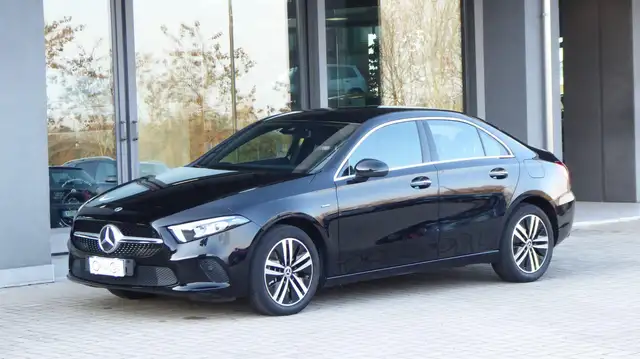 Mercedes-Benz A 250 Sedan e hybrid EQ Sport