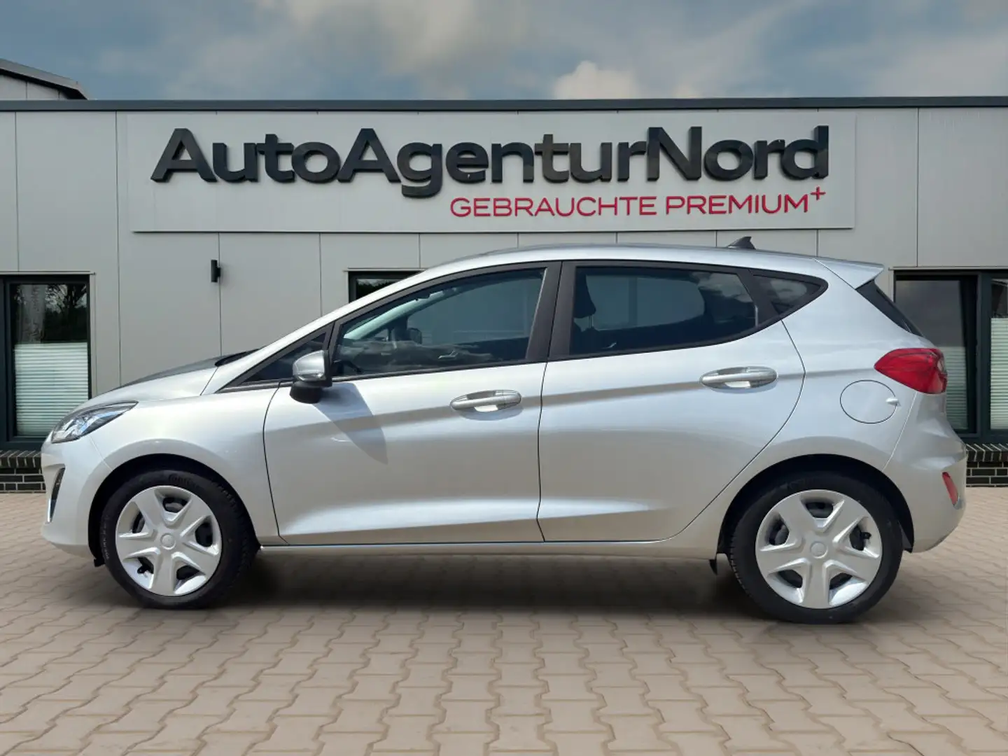 Ford Fiesta 1,5 TDCi Cool & Connect NAVI+PDC+DAB+LED Plateado - 2