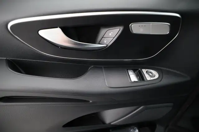 Mercedes-Benz Vito 116 CDI Kombi 4x4 Pro Lang AHK 2,5t 8 Sitze Ansicht 14