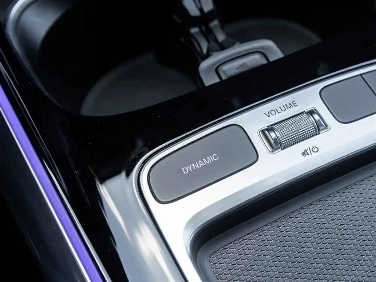 Mercedes-Benz GLA снимка Mercedes-Benz GLA