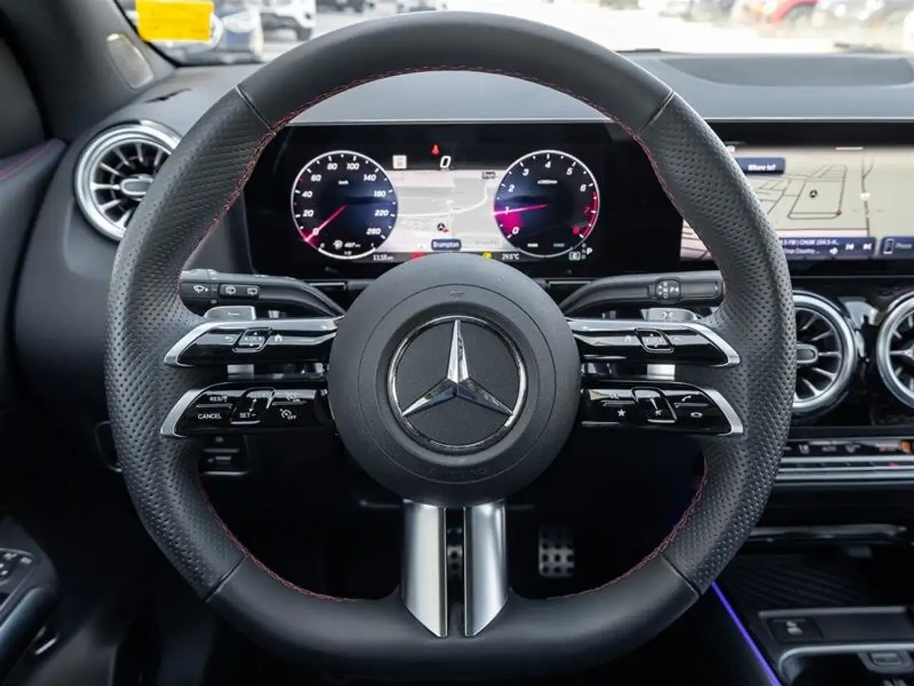 Mercedes-Benz GLA снимка Mercedes-Benz GLA