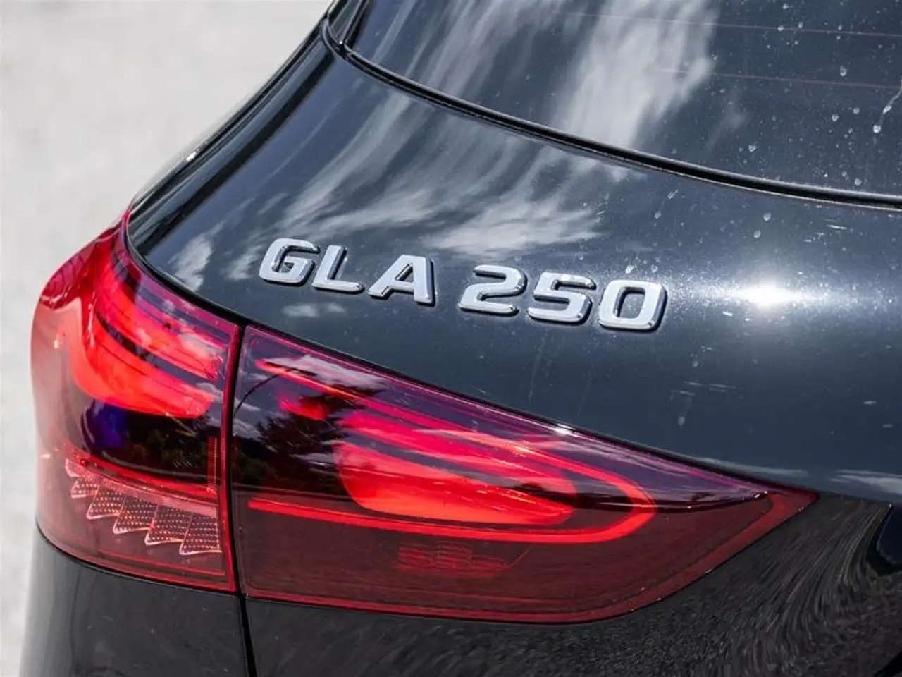 Mercedes-Benz GLA снимка Mercedes-Benz GLA