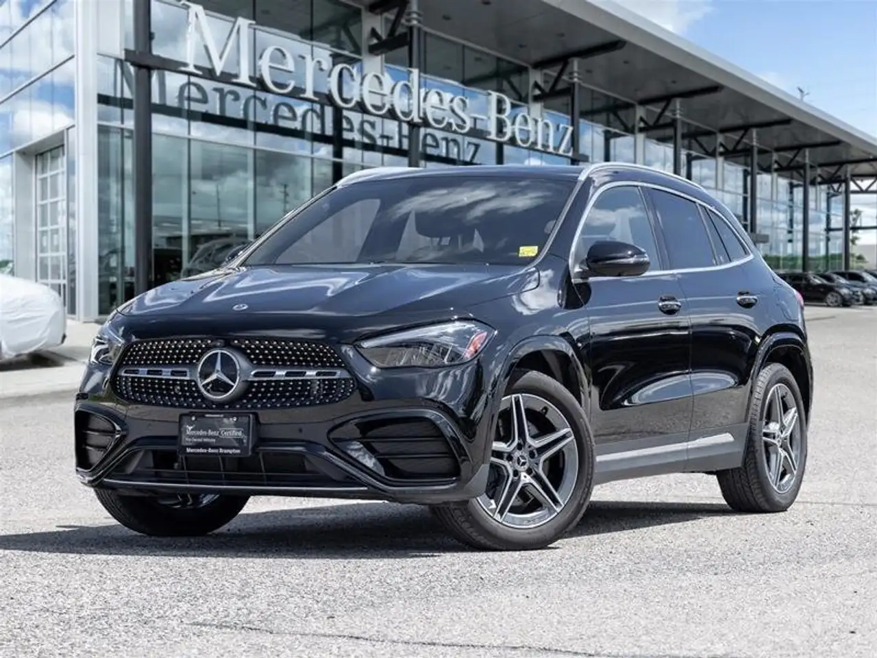 Mercedes-Benz GLA снимка Mercedes-Benz GLA