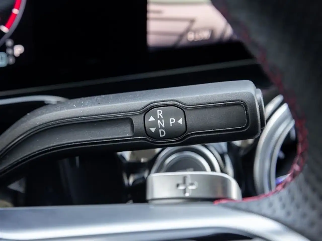 Mercedes-Benz GLA снимка Mercedes-Benz GLA