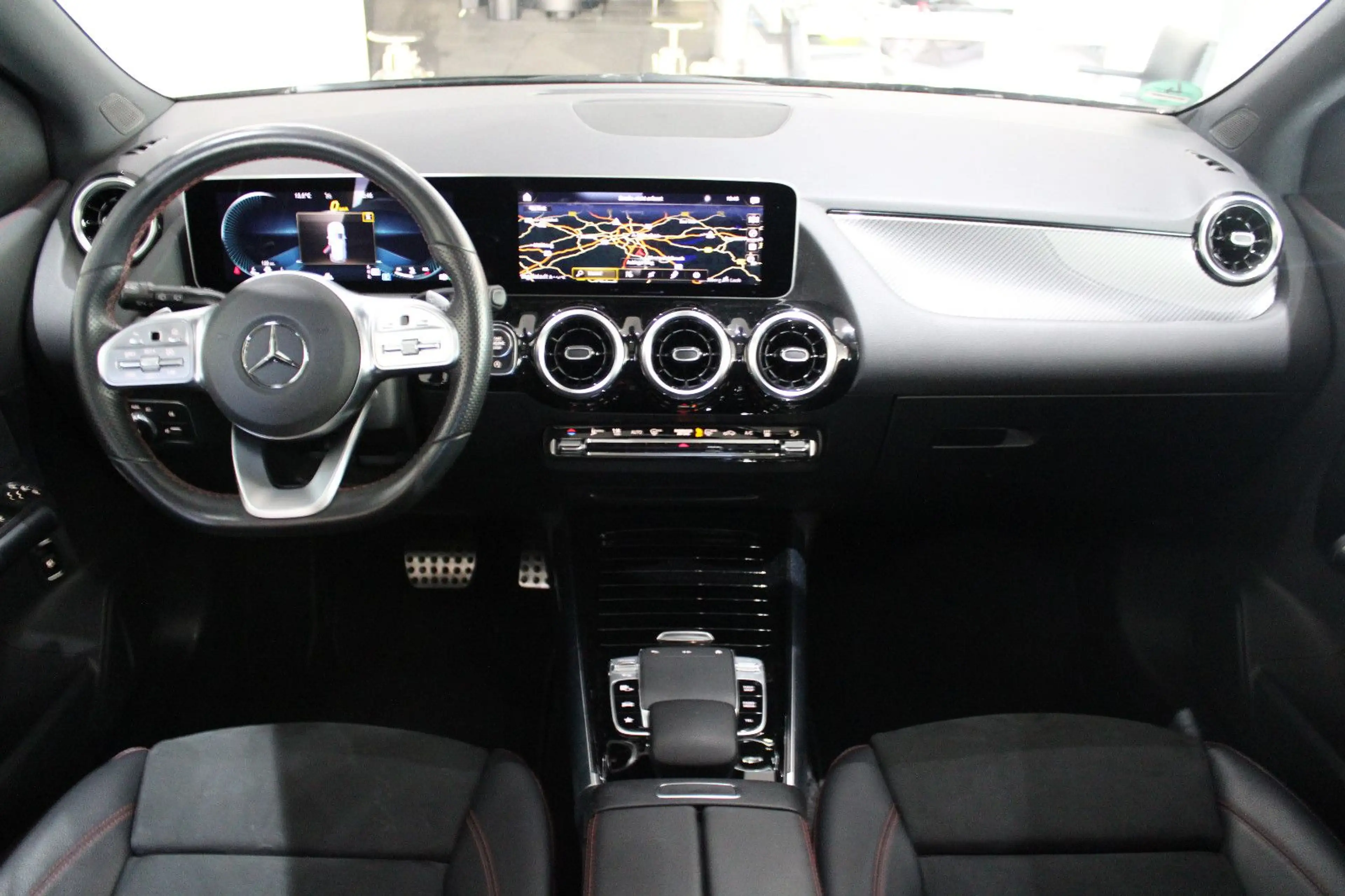 Mercedes-Benz B 250 4MATIC DCT AMG-SPORTPAKET DIAMANT PANORAMA — photo 4
