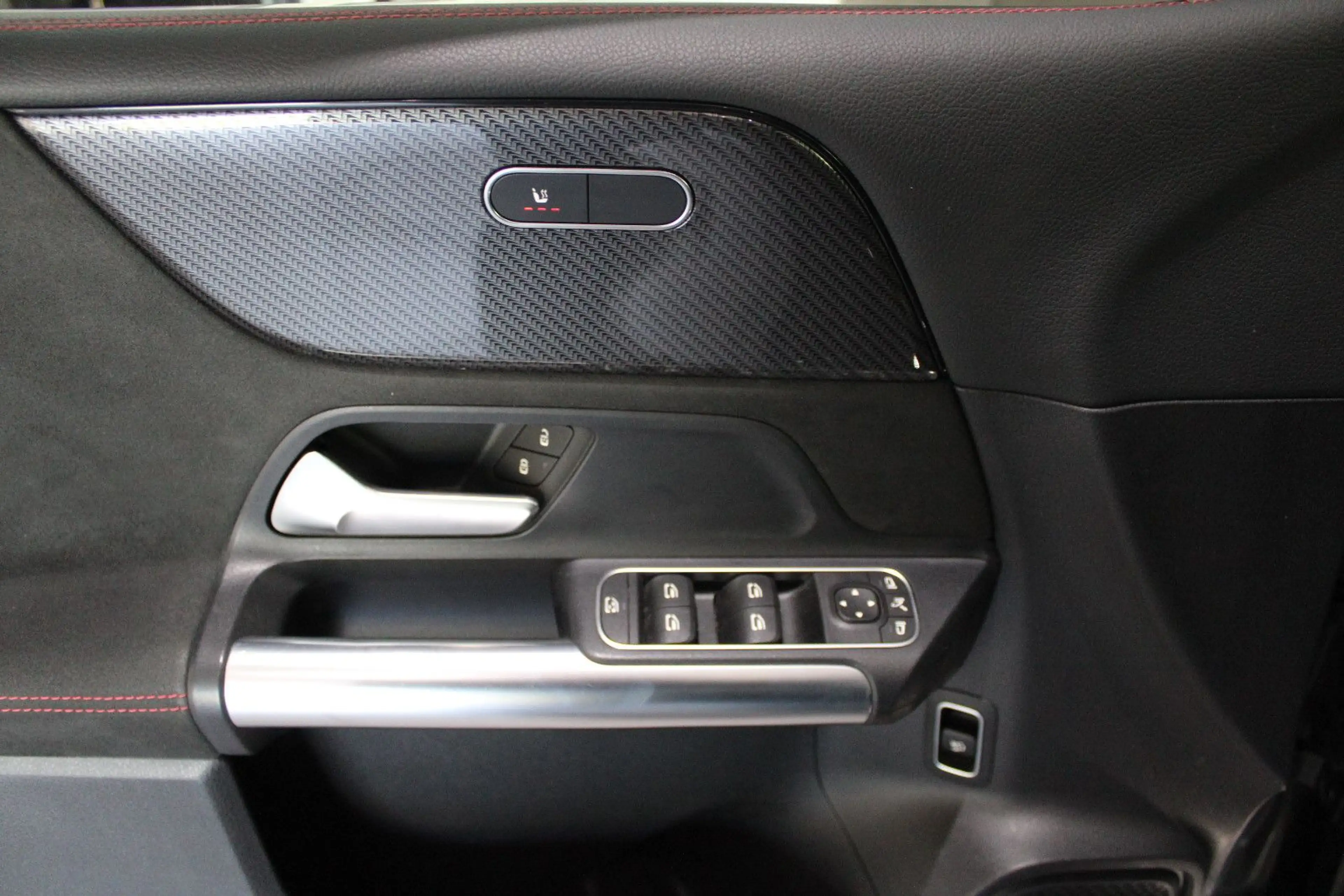 Mercedes-Benz B 250 4MATIC DCT AMG-SPORTPAKET DIAMANT PANORAMA — photo 10