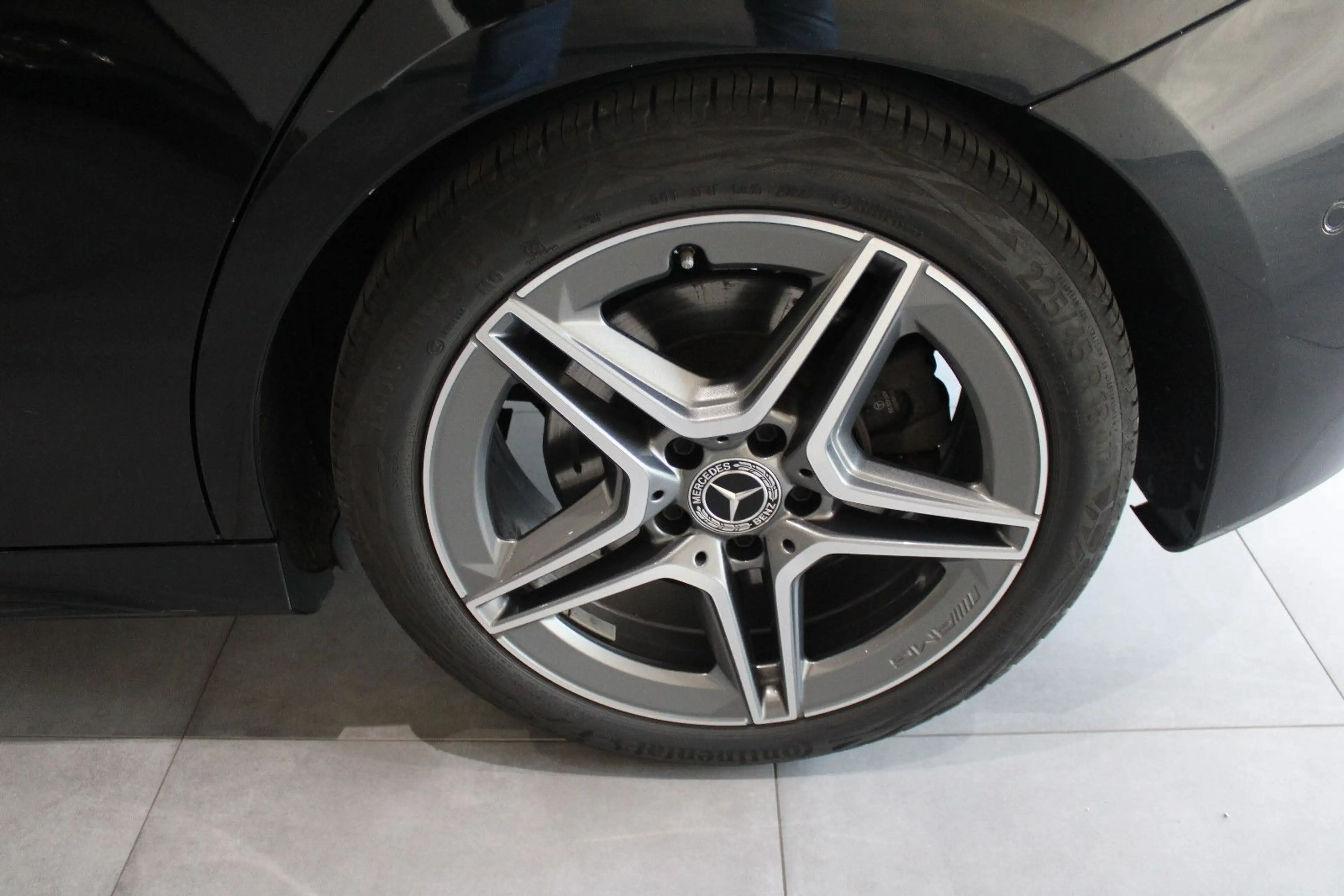Mercedes-Benz B 250 4MATIC DCT AMG-SPORTPAKET DIAMANT PANORAMA — photo 13