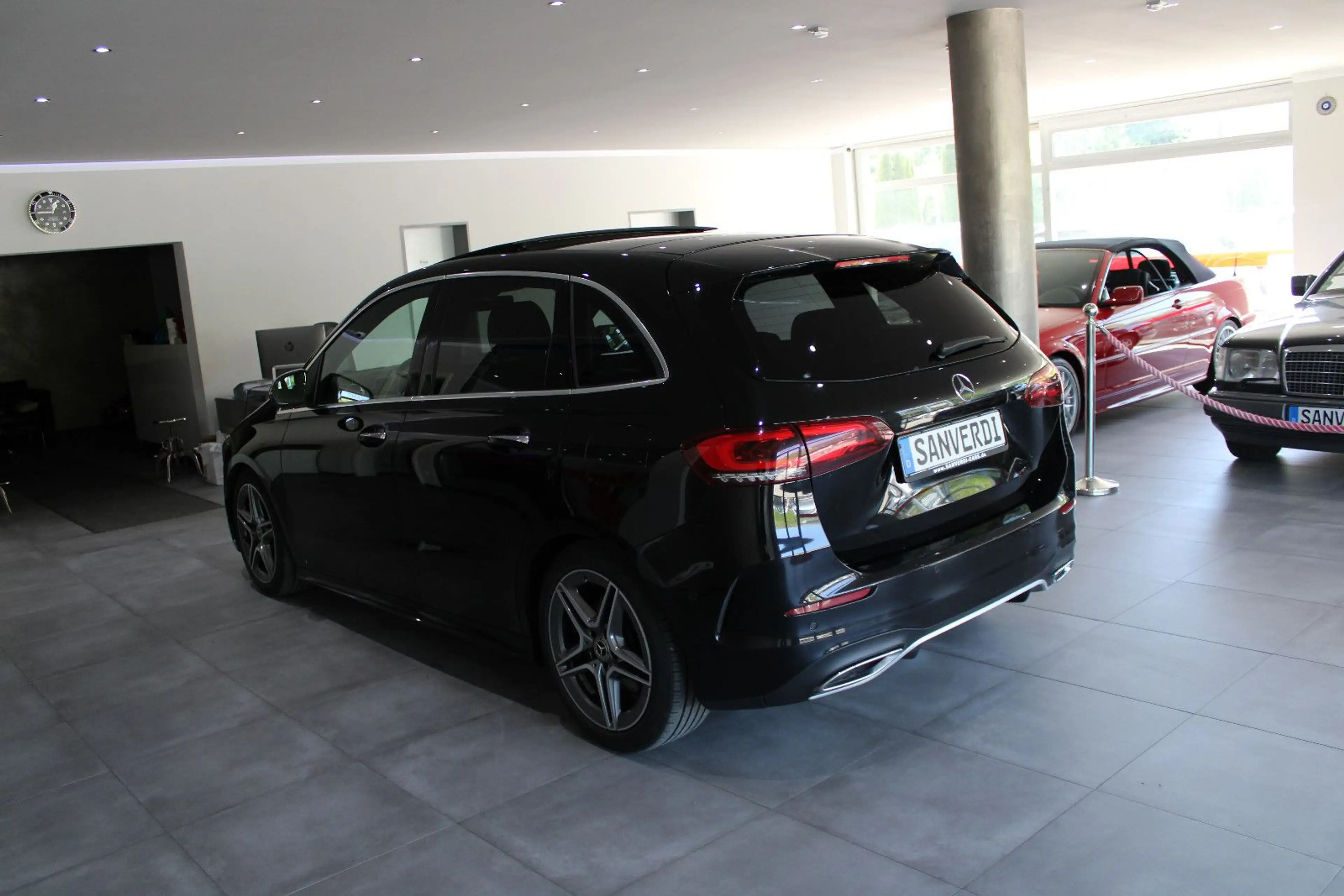 Mercedes-Benz B 250 4MATIC DCT AMG-SPORTPAKET DIAMANT PANORAMA — photo 15