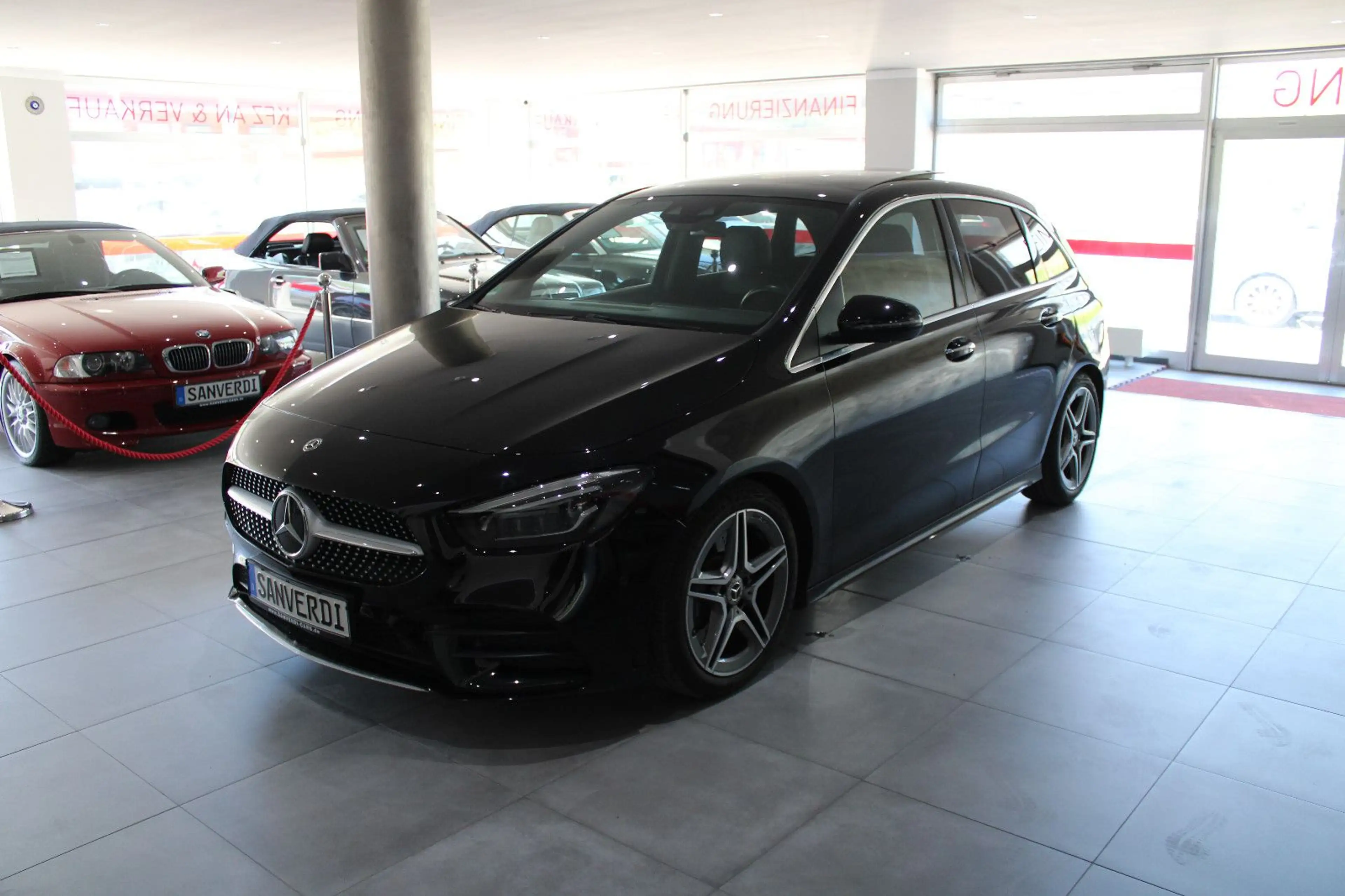 Mercedes-Benz B 250 4MATIC DCT AMG-SPORTPAKET DIAMANT PANORAMA