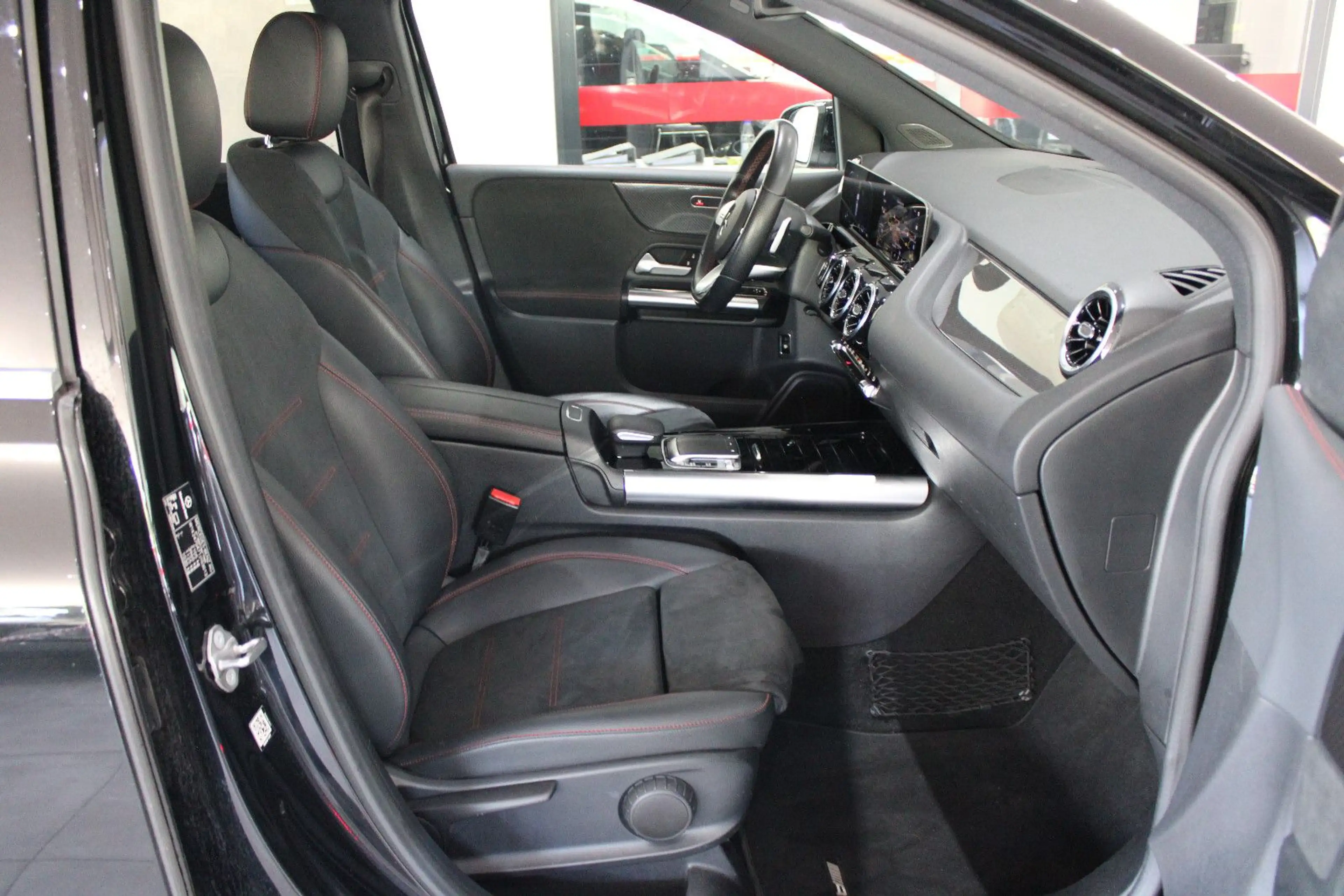 Mercedes-Benz B 250 4MATIC DCT AMG-SPORTPAKET DIAMANT PANORAMA — photo 8
