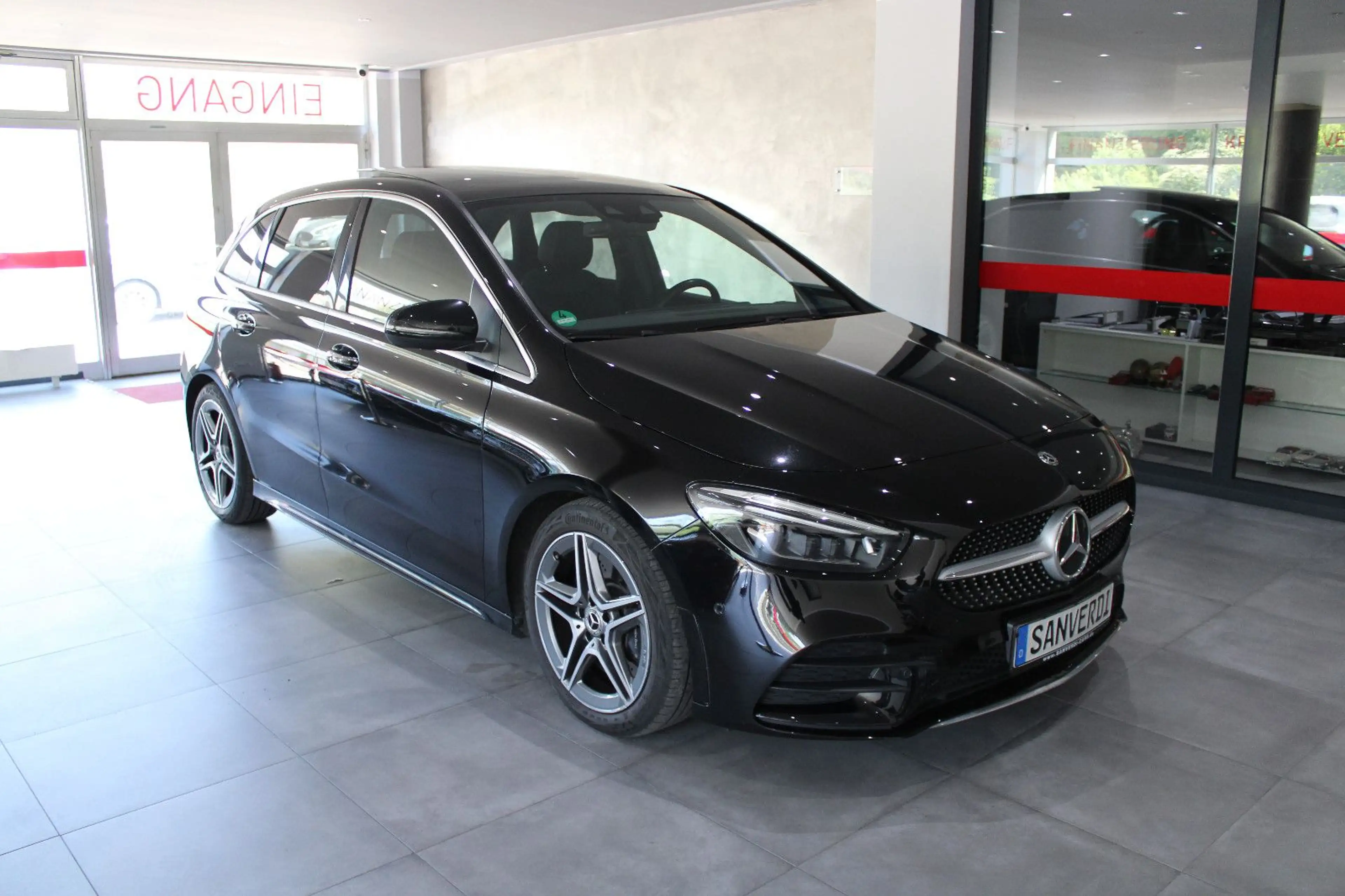 Mercedes-Benz B 250 4MATIC DCT AMG-SPORTPAKET DIAMANT PANORAMA — photo 2