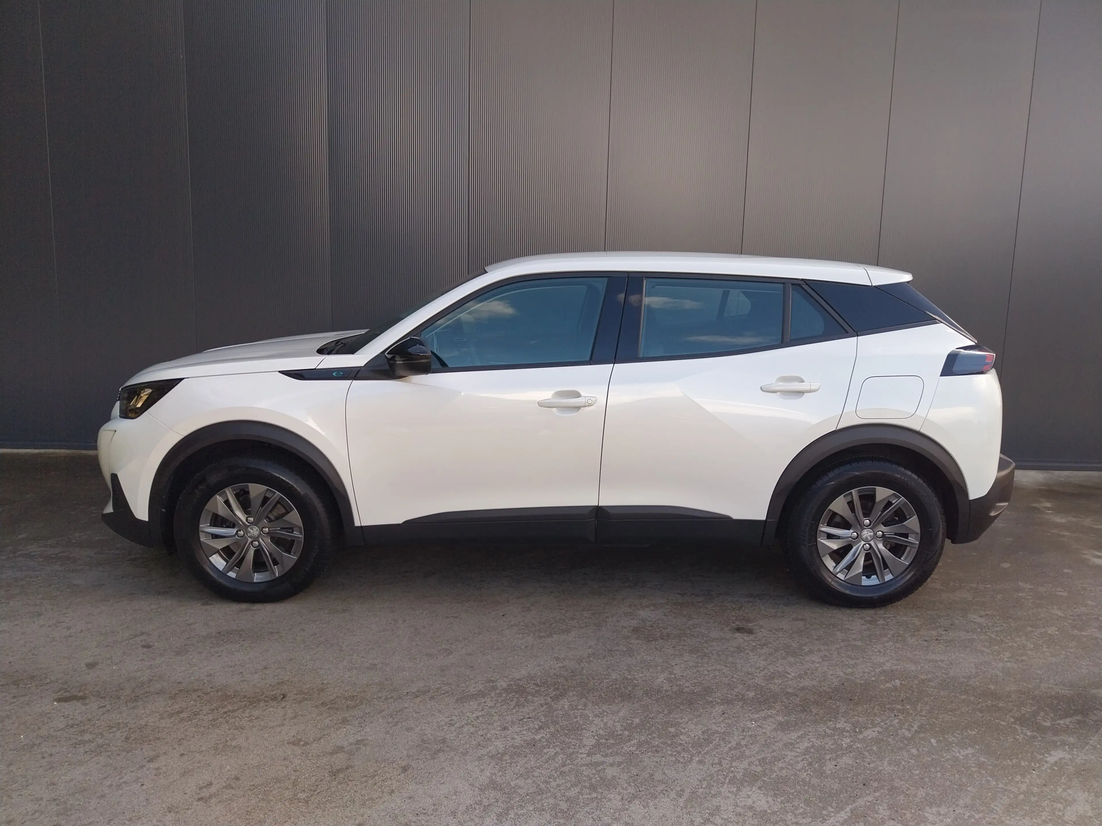 Peugeot e-2008 EV Active Pack 50 kWh 3 FASE LED NAVI CRUISE ECC — photo 5