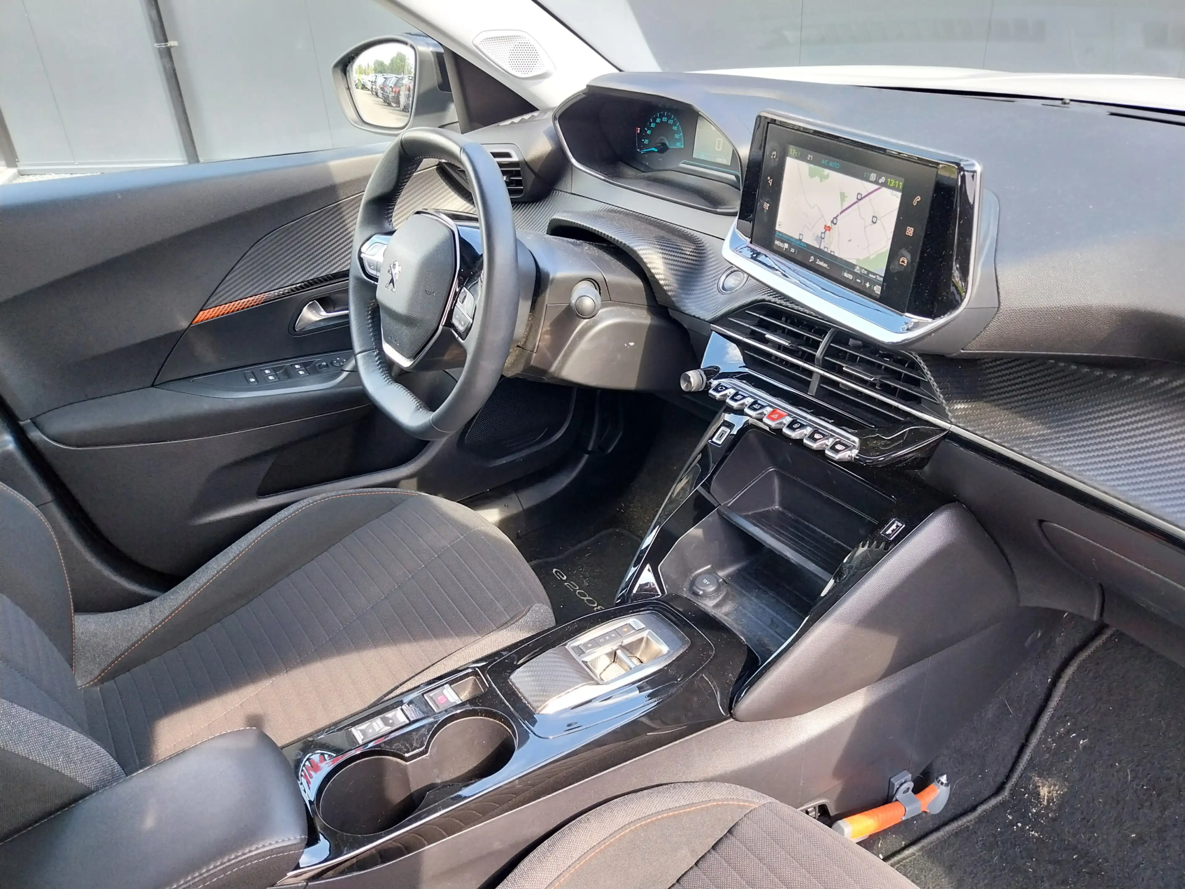 Peugeot e-2008 EV Active Pack 50 kWh 3 FASE LED NAVI CRUISE ECC — photo 9
