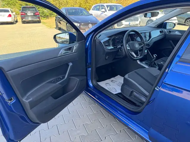Volkswagen Polo view 8