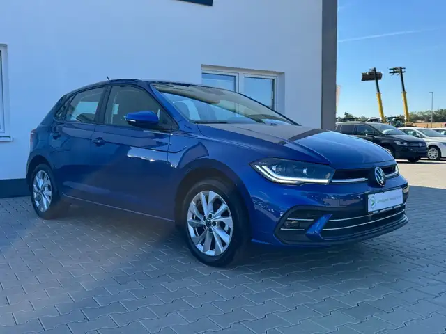 Volkswagen Polo view 2