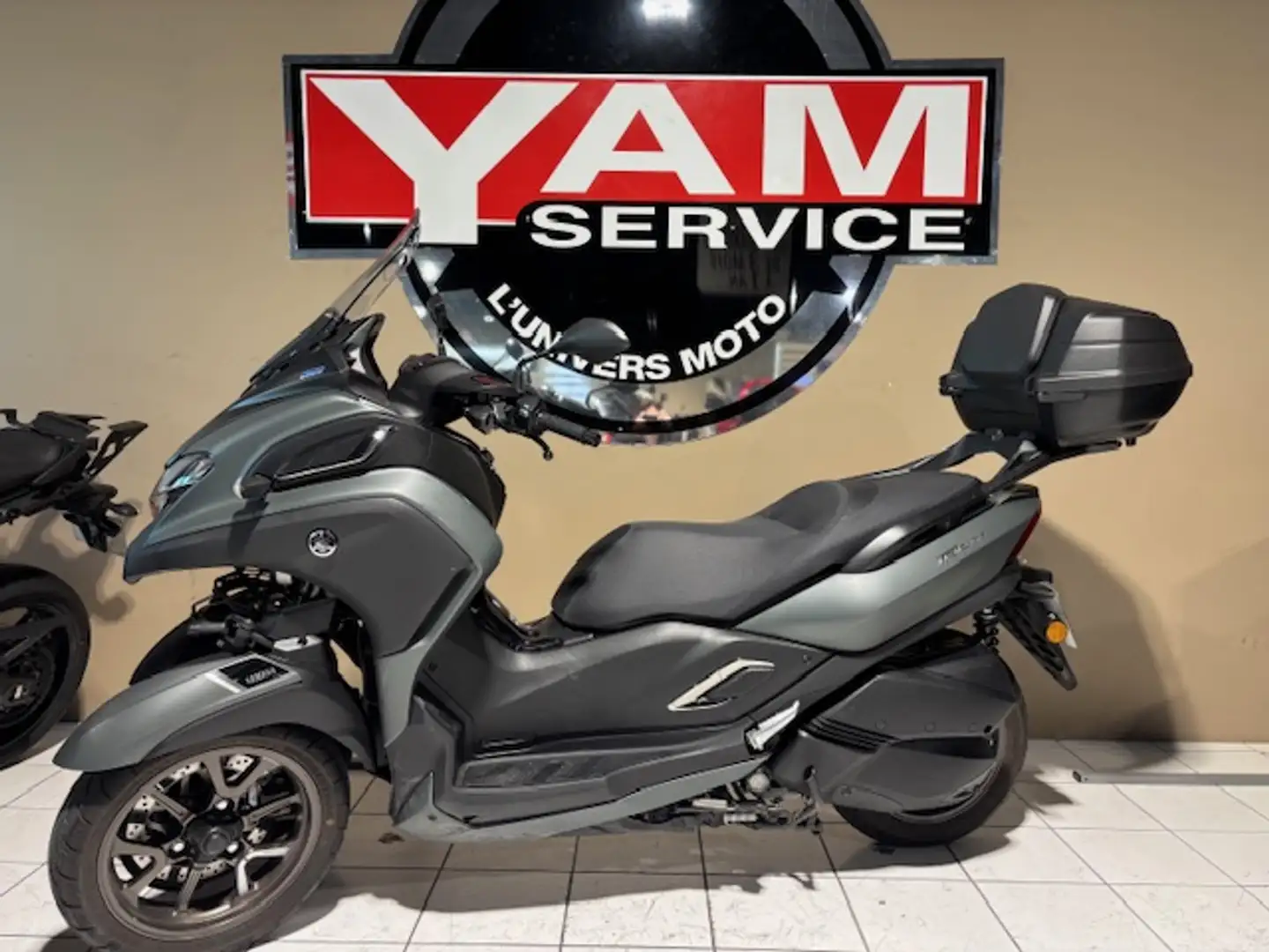 Yamaha TriCity - 1