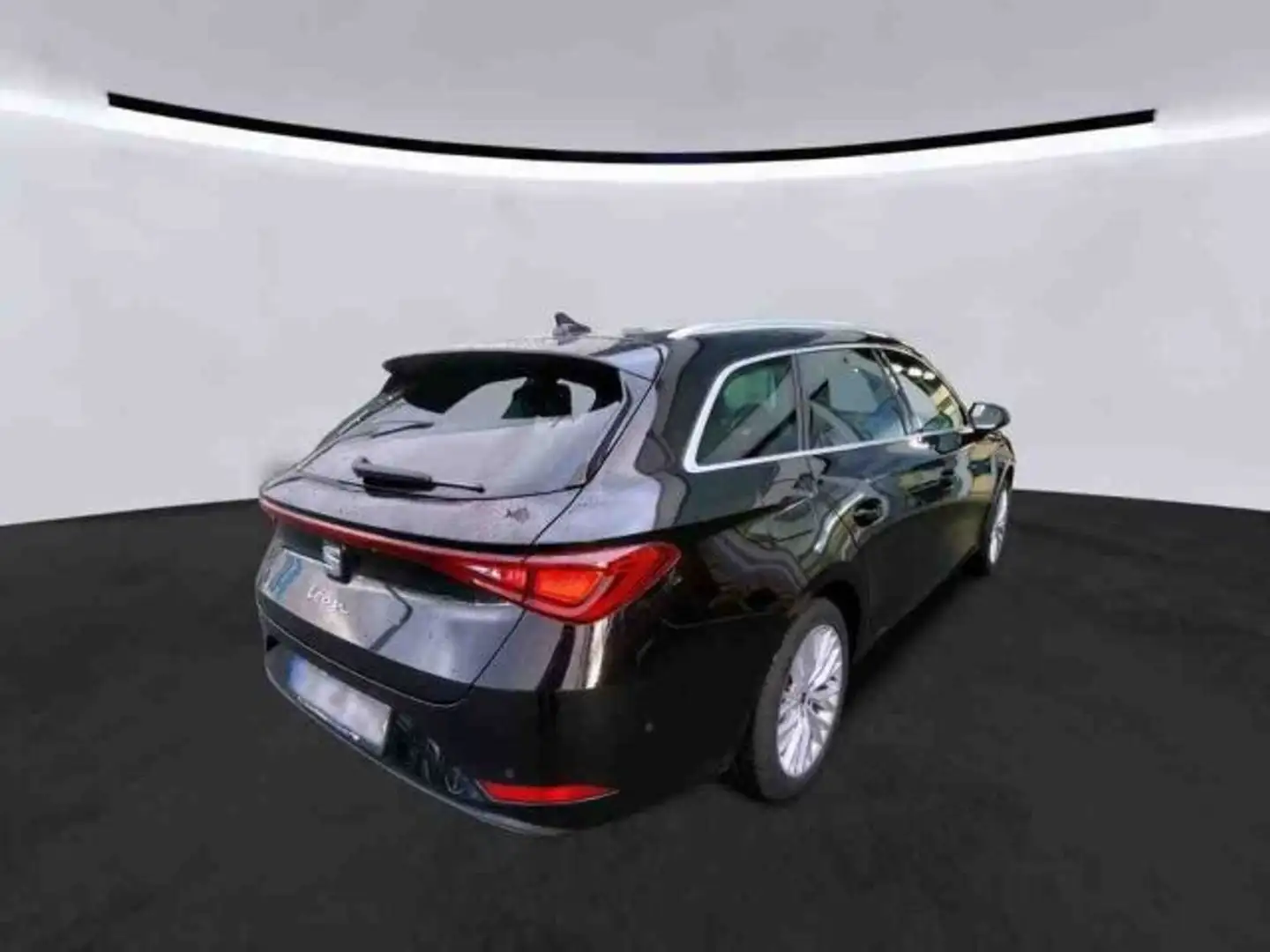 SEAT Leon ST 1.5 TSI Xcellence LED/AHK/Pano/ACC Schwarz - 2