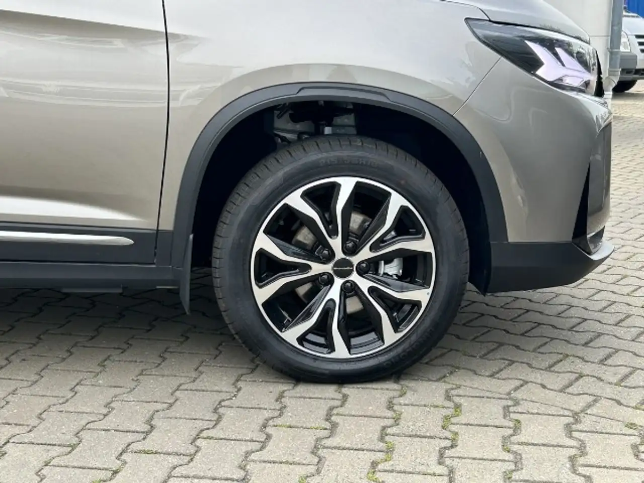 DFSK Sonstige Forthing 3 1.5 Turbo DFM — photo 4