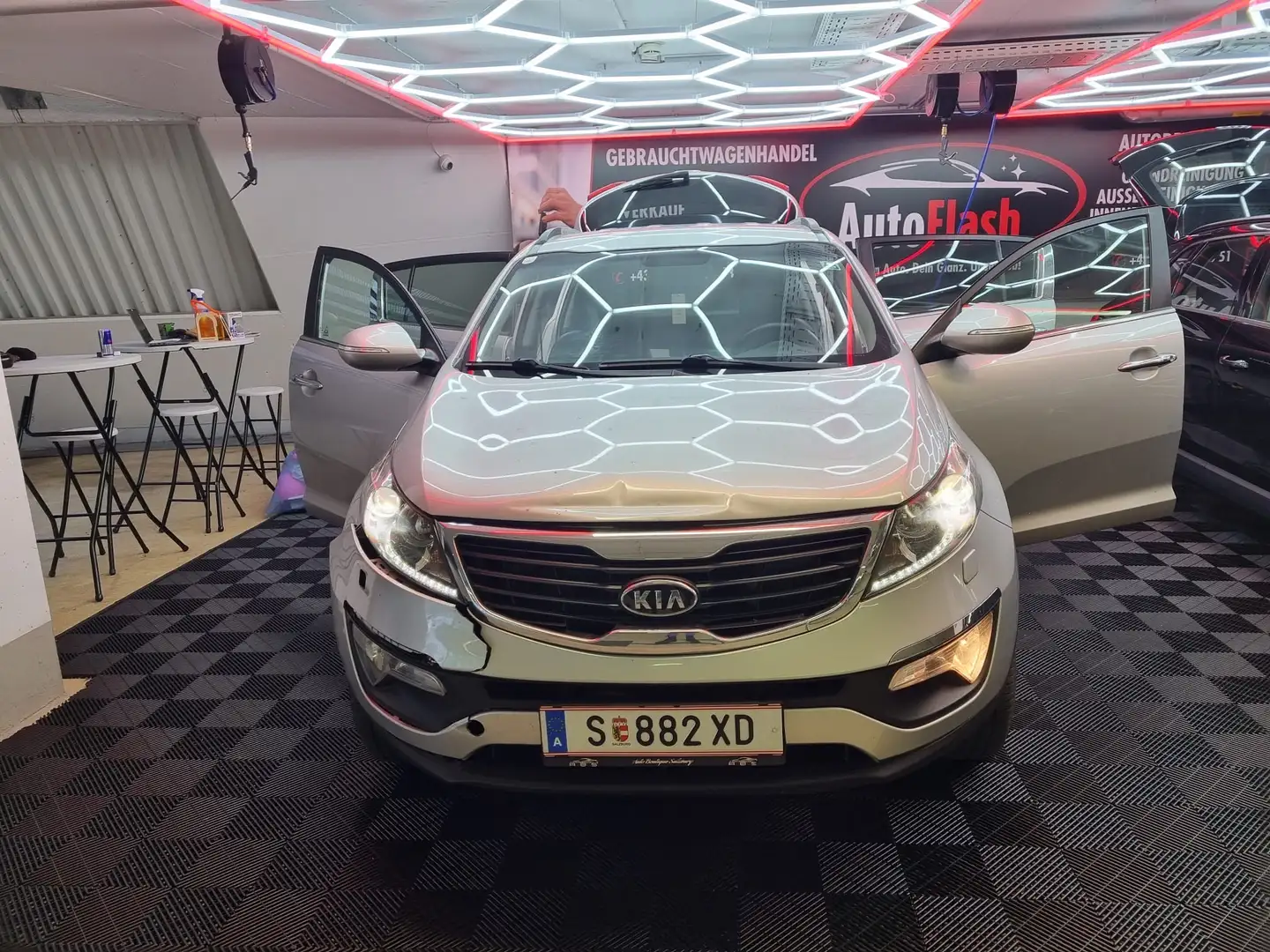 Kia Sportage Attract 4WD Grau - 1