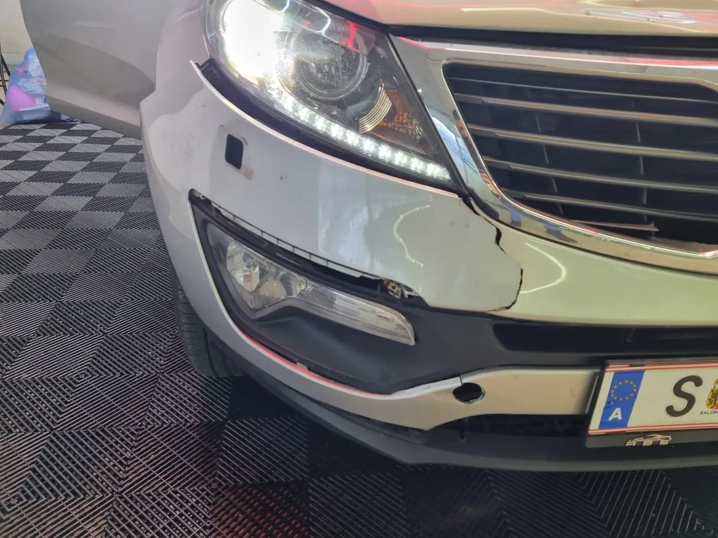 Kia Sportage Attract 4WD Grau - 2