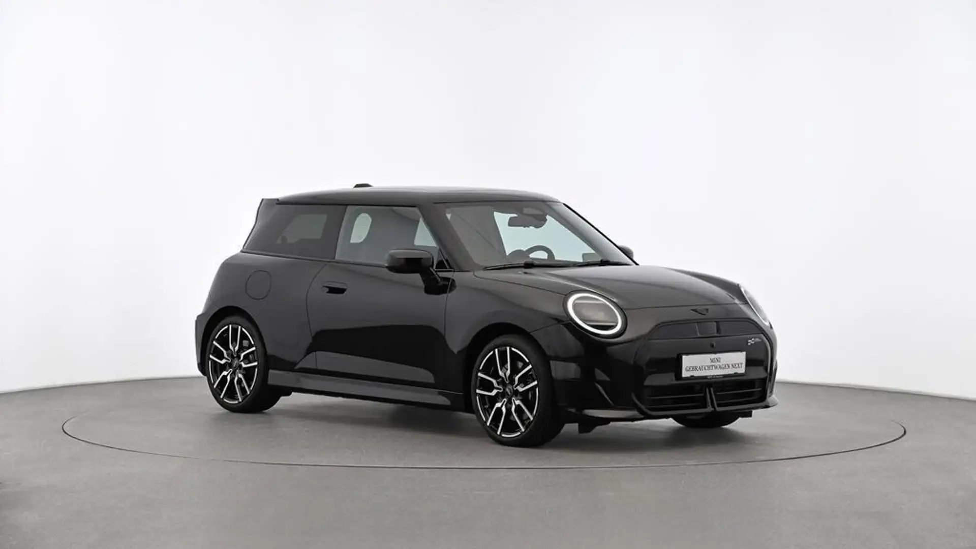 MINI Cooper SE Schwarz - 1