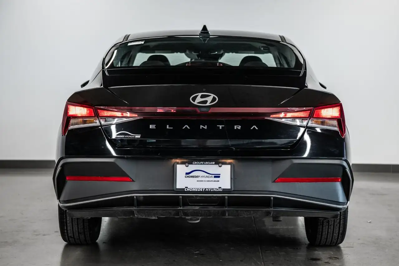 Hyundai ELANTRA снимка Hyundai ELANTRA