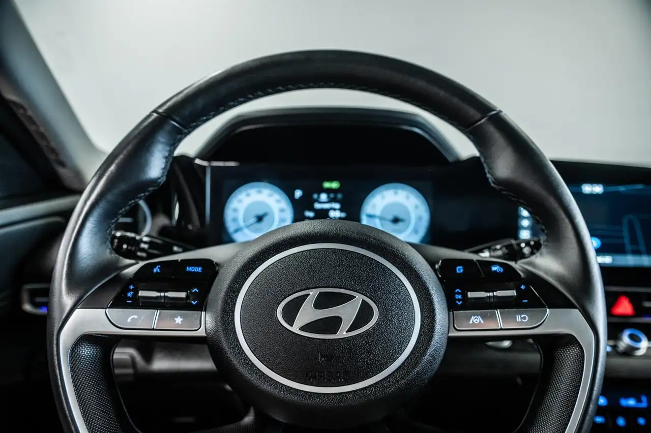 Hyundai ELANTRA снимка Hyundai ELANTRA