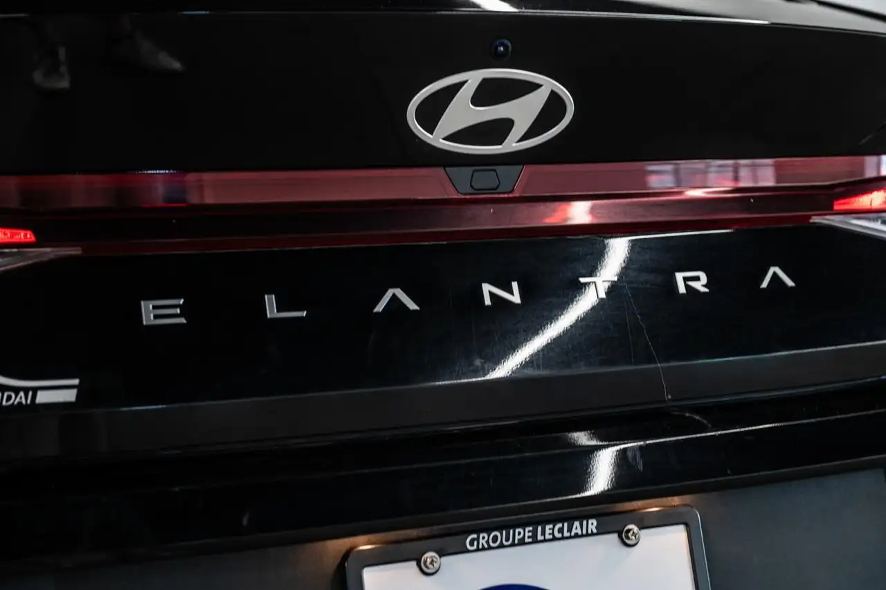 Hyundai ELANTRA снимка Hyundai ELANTRA