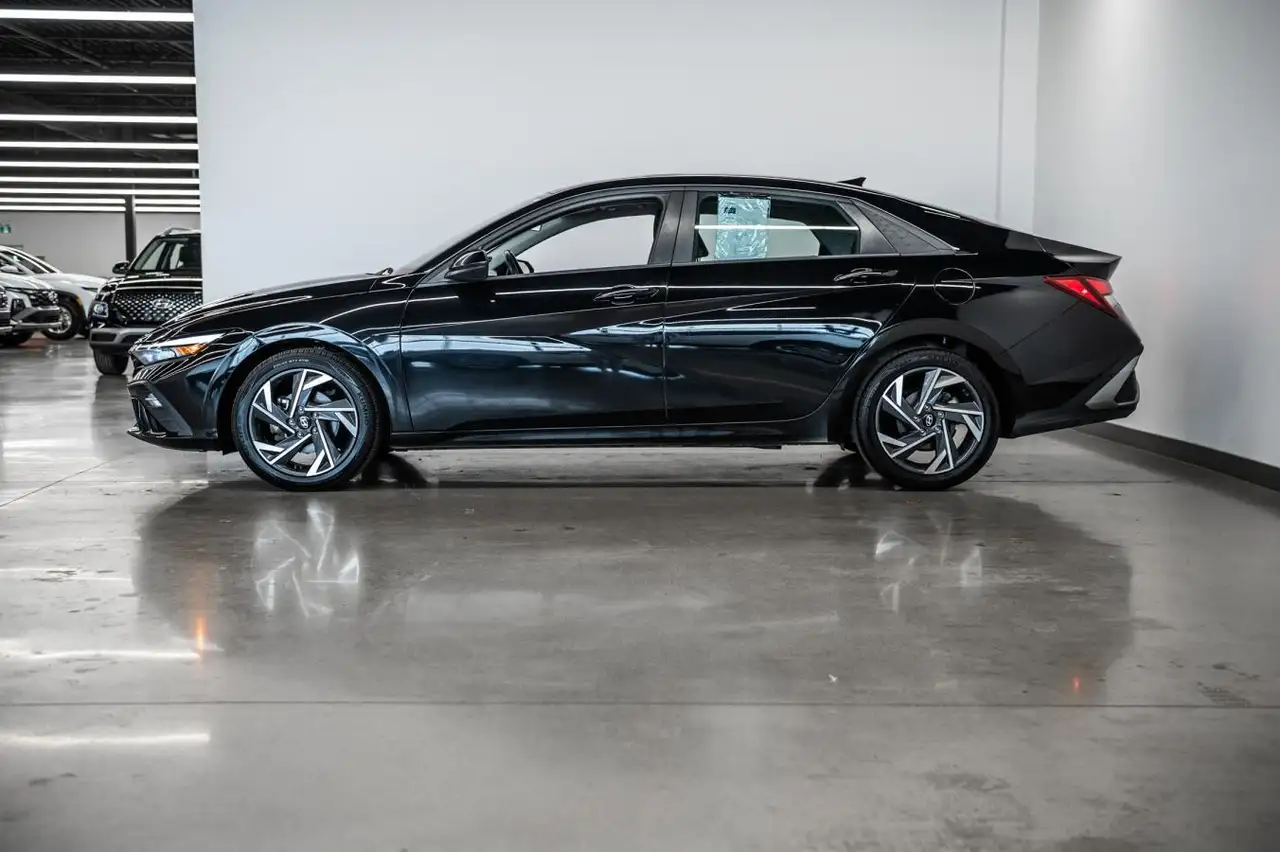 Hyundai ELANTRA снимка Hyundai ELANTRA
