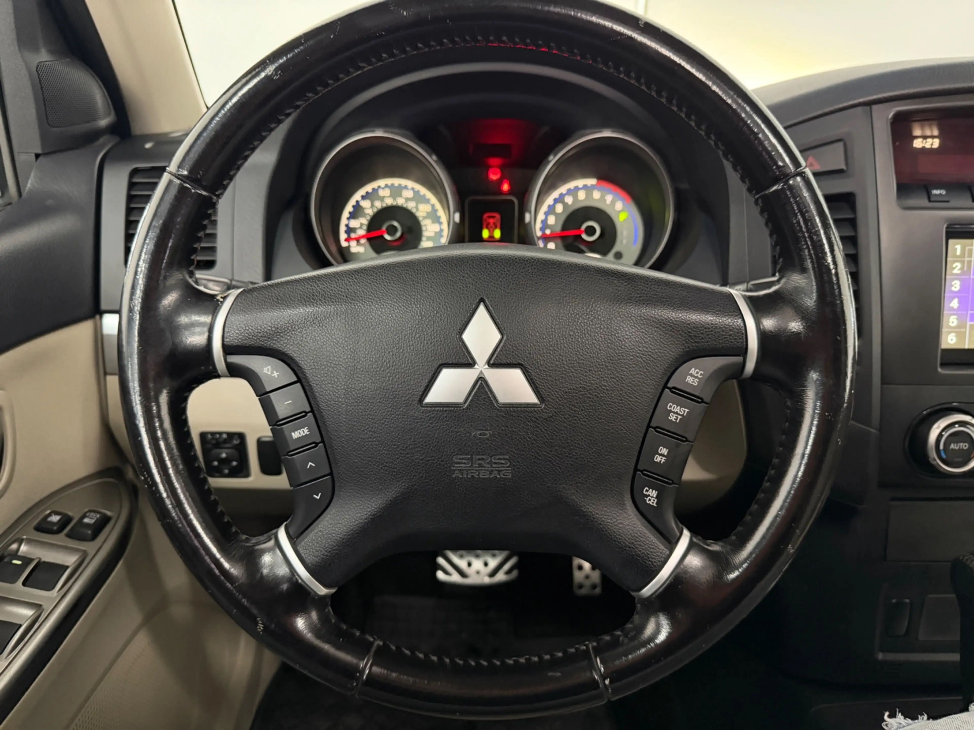 Mitsubishi Pajero 3.5 V6 GLS 7PERS|PANO|AUTOMAAT|INRUIL MOGELIJK| — photo 11